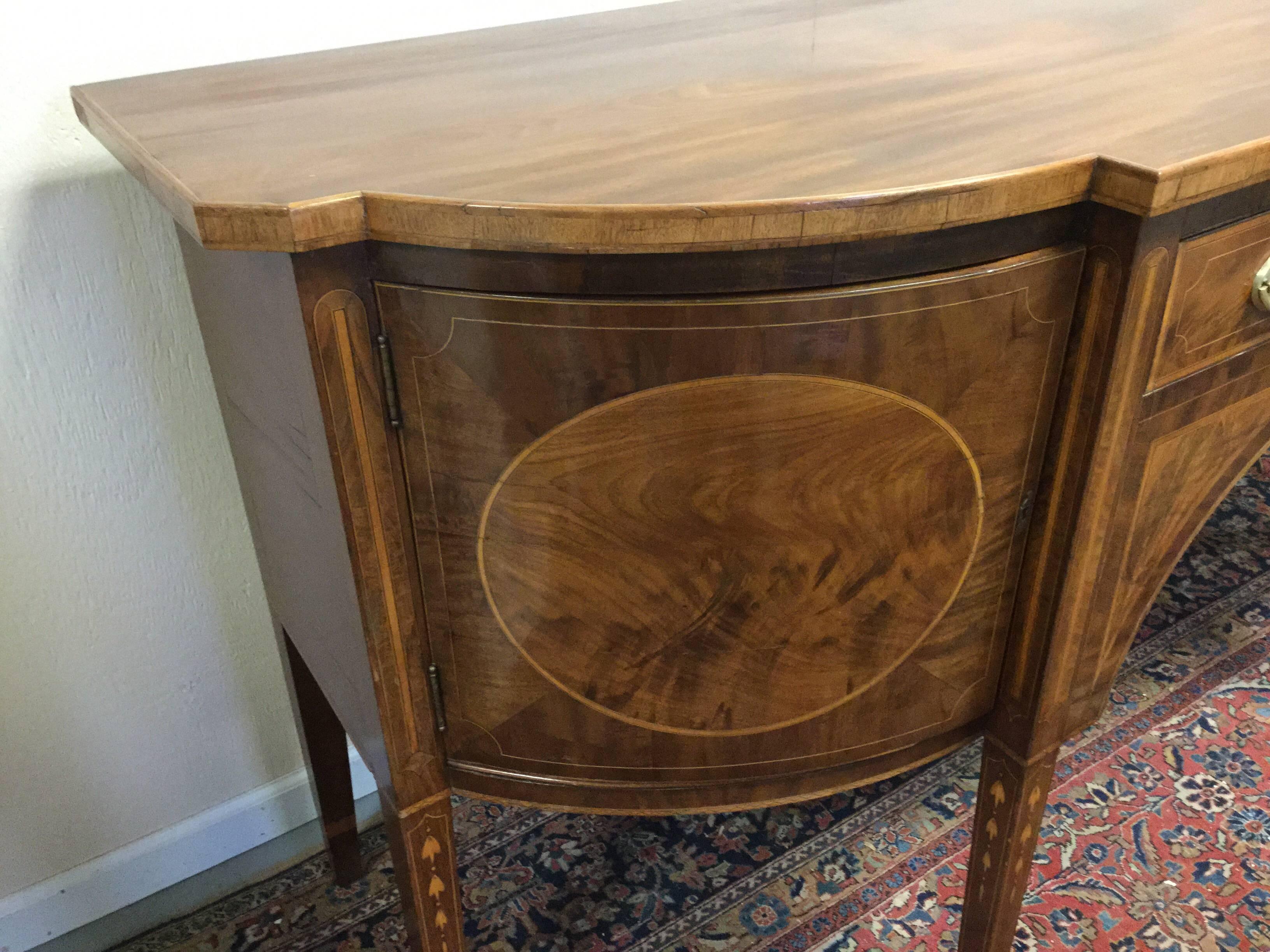 Antikes amerikanisches Sideboard/Restaurierung im Federal-Stil, Mid Atlantic States im Angebot 1