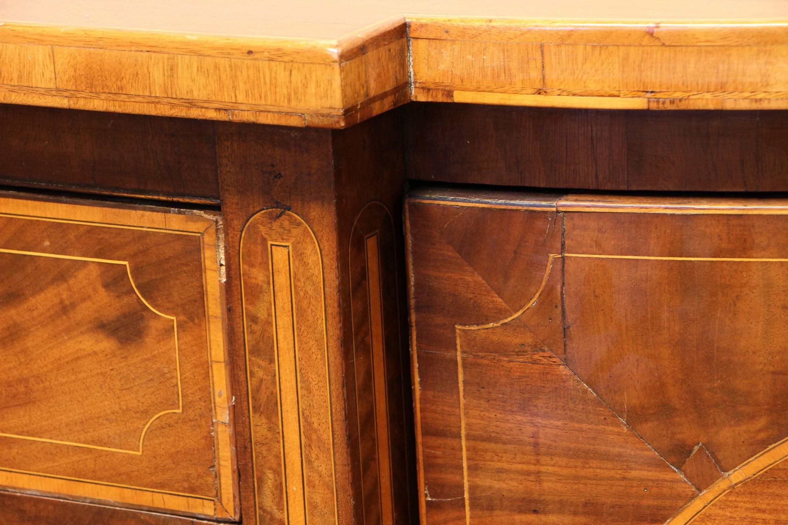 Antikes amerikanisches Sideboard/Restaurierung im Federal-Stil, Mid Atlantic States (Holz) im Angebot