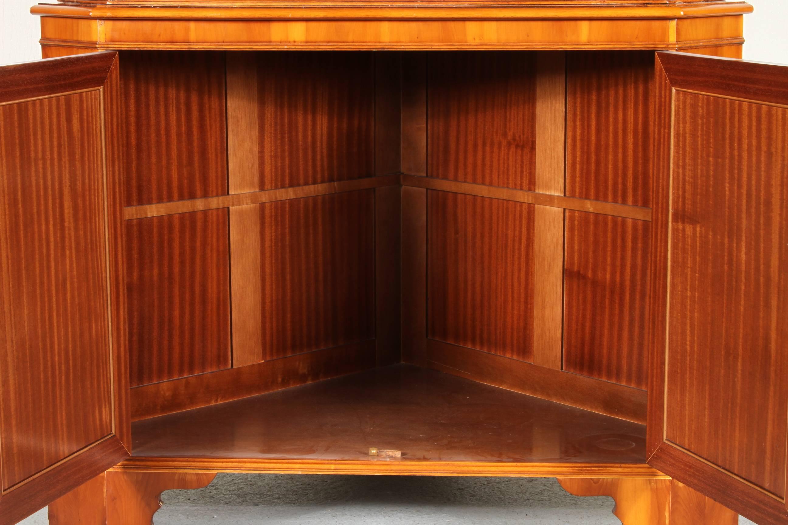 Yew Wood Corner Cabinet In Good Condition In Bridgeport, CT