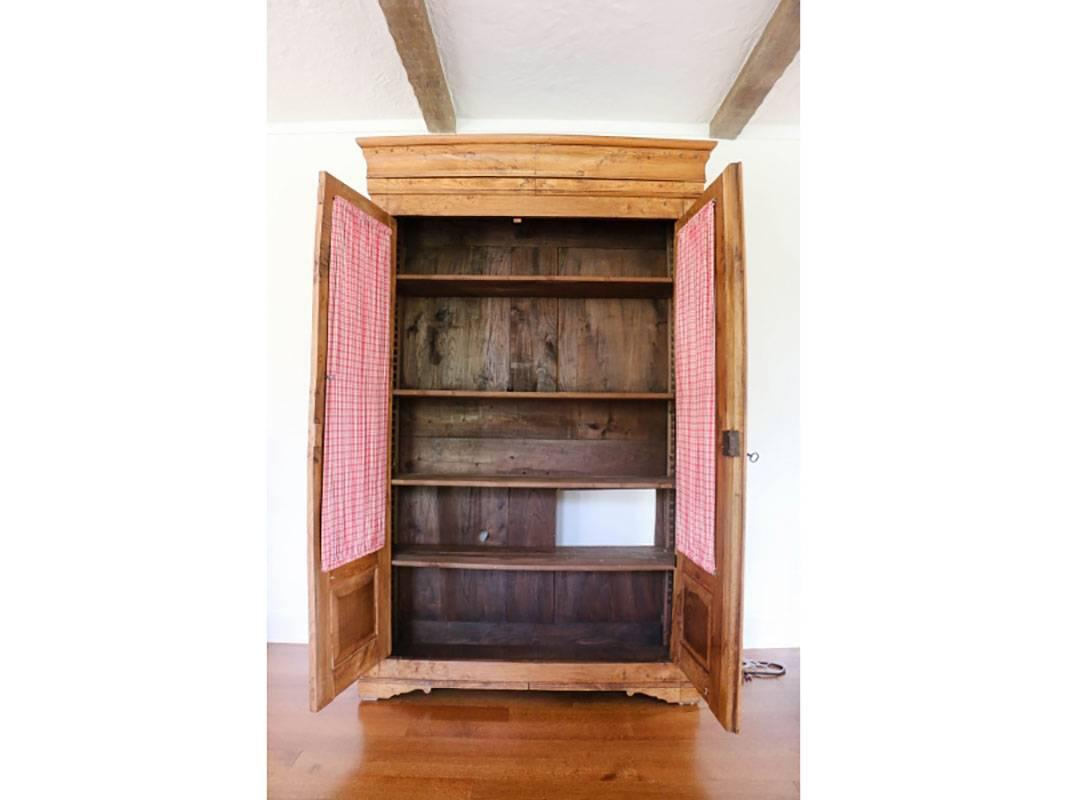 Antique Elmwood Bibliotech In Excellent Condition In Bridgeport, CT