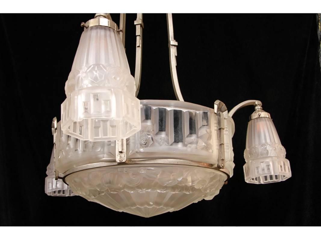 French Art Deco Frosted Chandelier In Good Condition For Sale In Bridgeport, CT