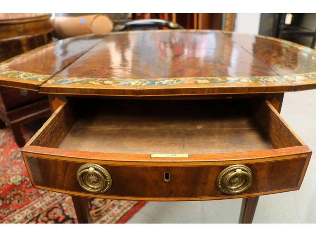 Pembroke-Tisch mit Malerei von George III. zur Restaurierung im Zustand „Starke Gebrauchsspuren“ im Angebot in Bridgeport, CT