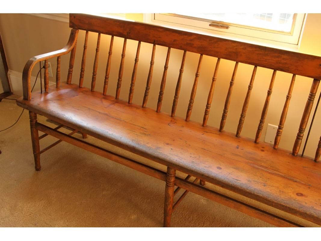 Antique Deacons Bench In Good Condition In Bridgeport, CT