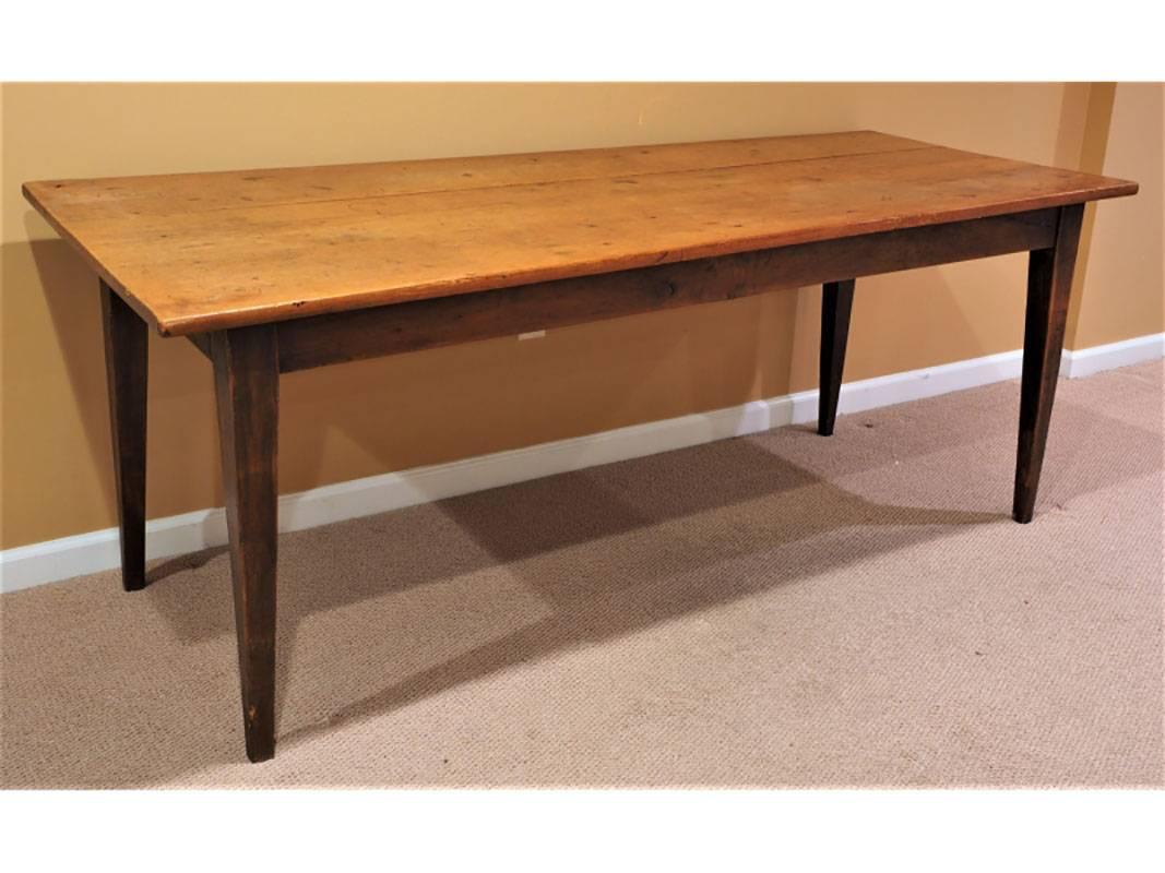 Antique French Farm Table In Good Condition In Bridgeport, CT