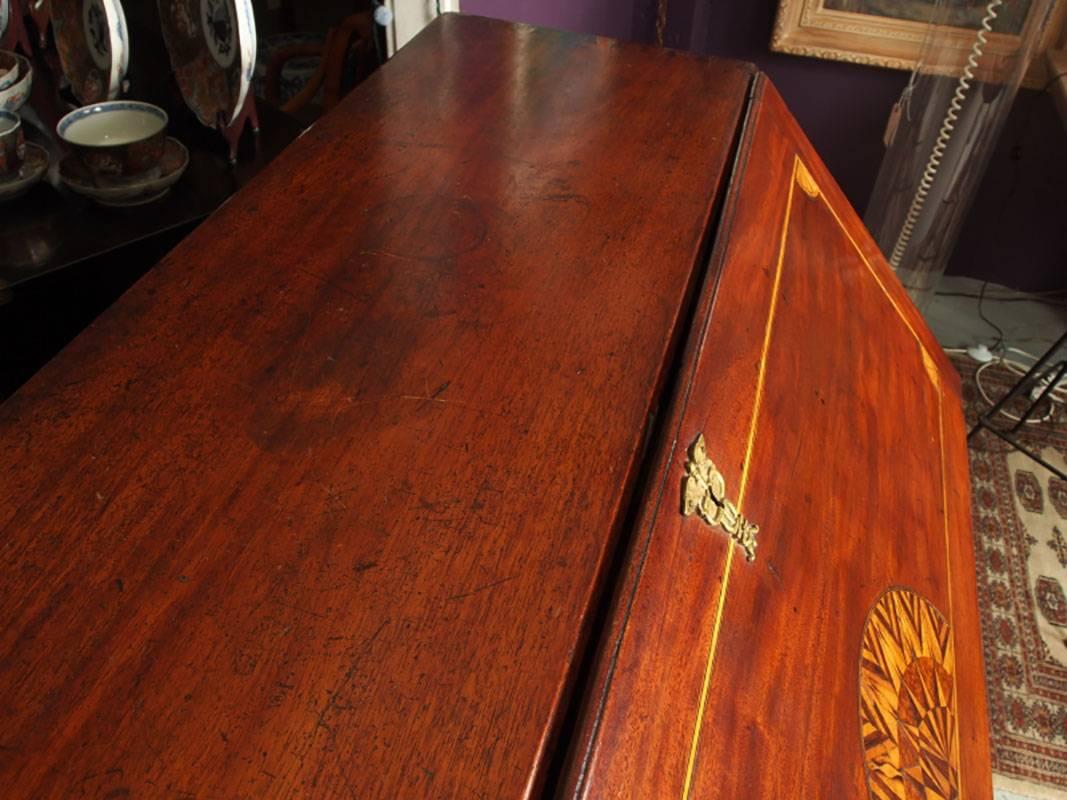 Antique American Inlaid Serpentine Desk For Sale 1