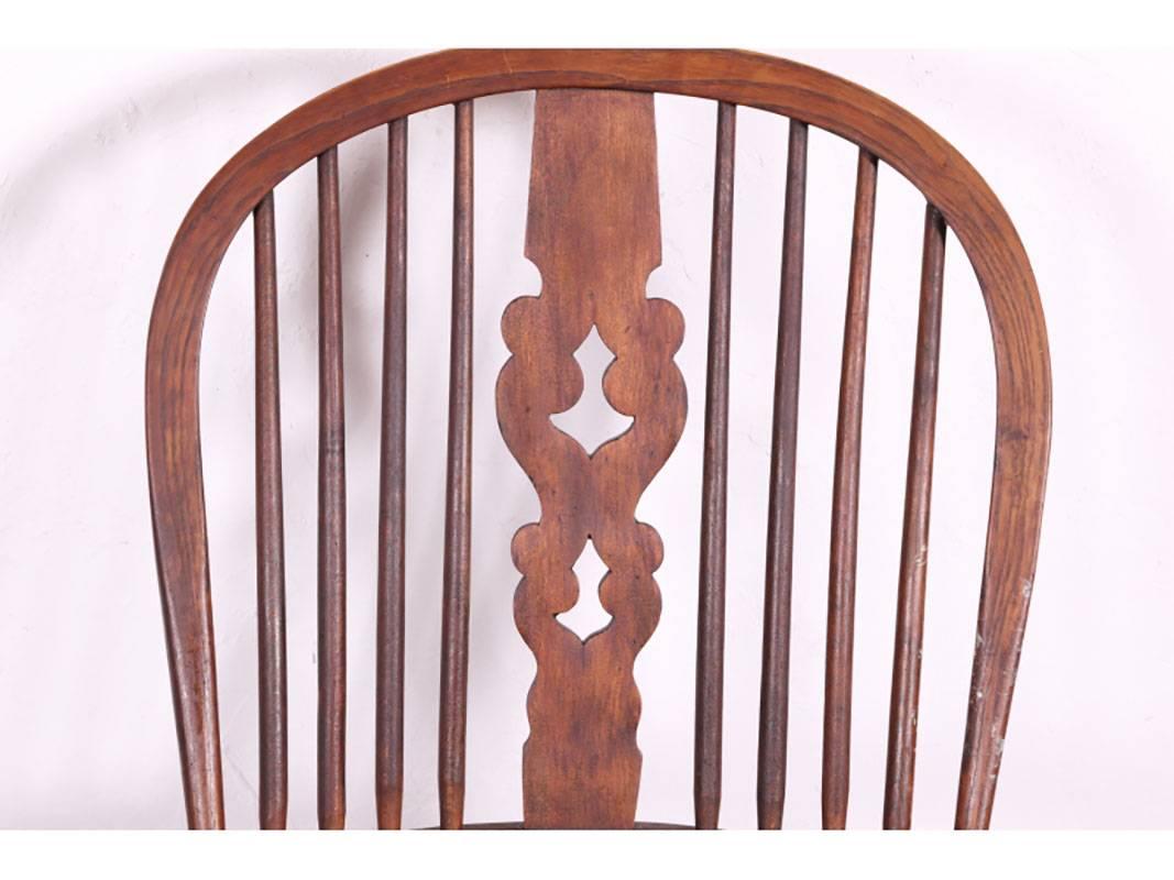 Rustic Pair of 19th Century Oak Windsor Chairs, circa 1820-1840