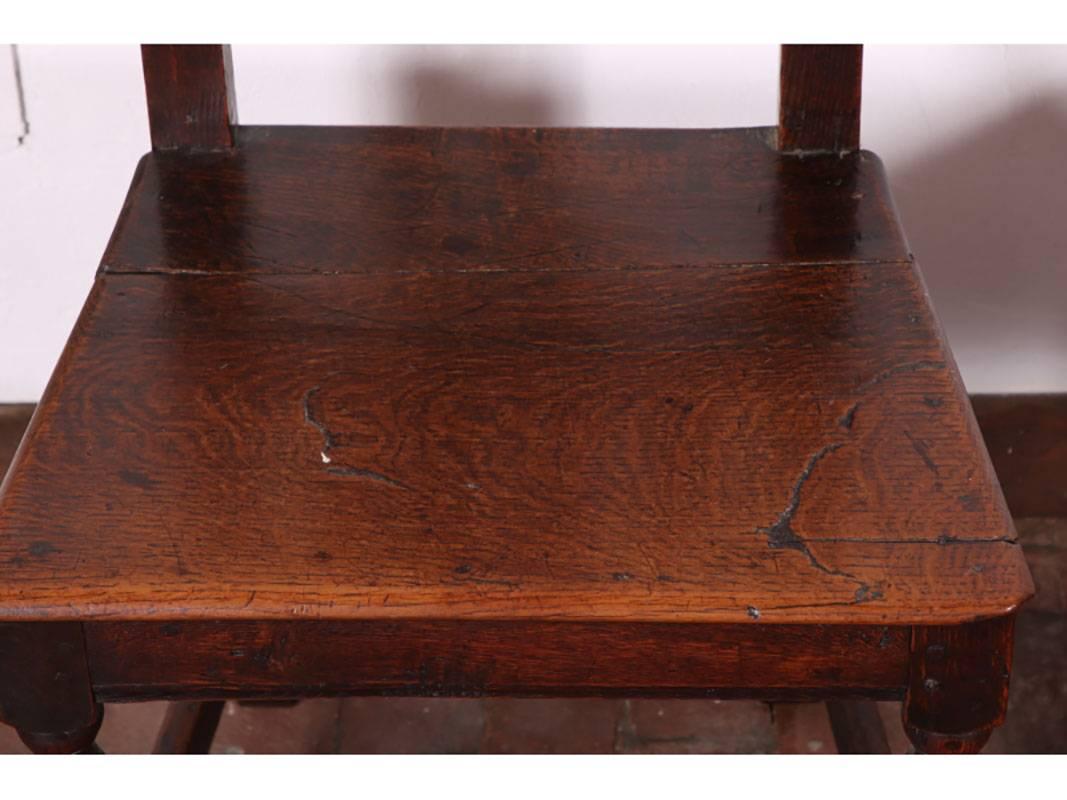 Pair of 18th Century Oak Hall Chairs, circa 1740 In Good Condition In Bridgeport, CT