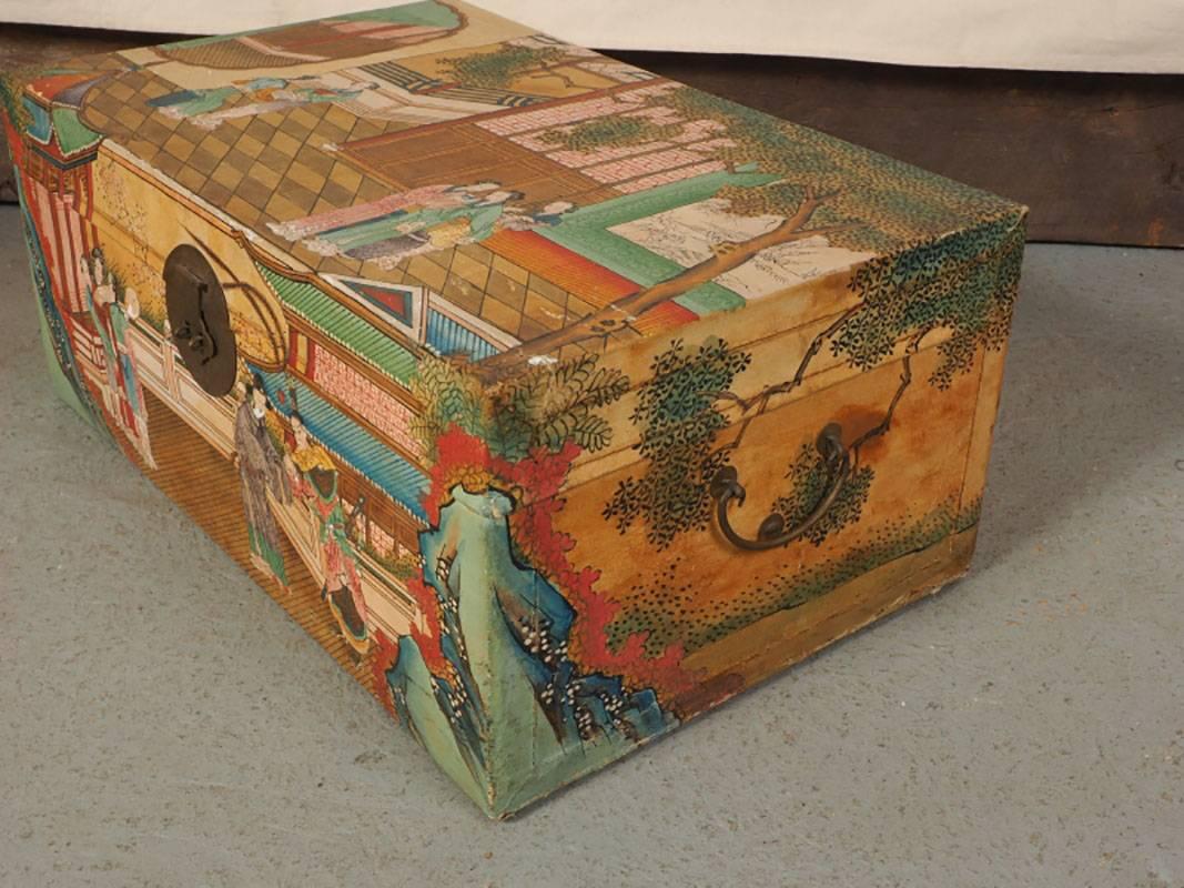 Vintage Chinese Wedding Trunk In Good Condition In Bridgeport, CT