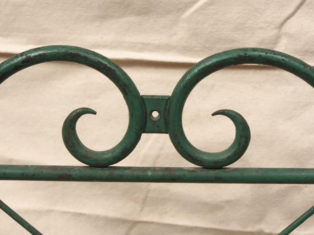 Antique Green Paint Decorated Iron Umbrella Stand In Distressed Condition In Bridgeport, CT