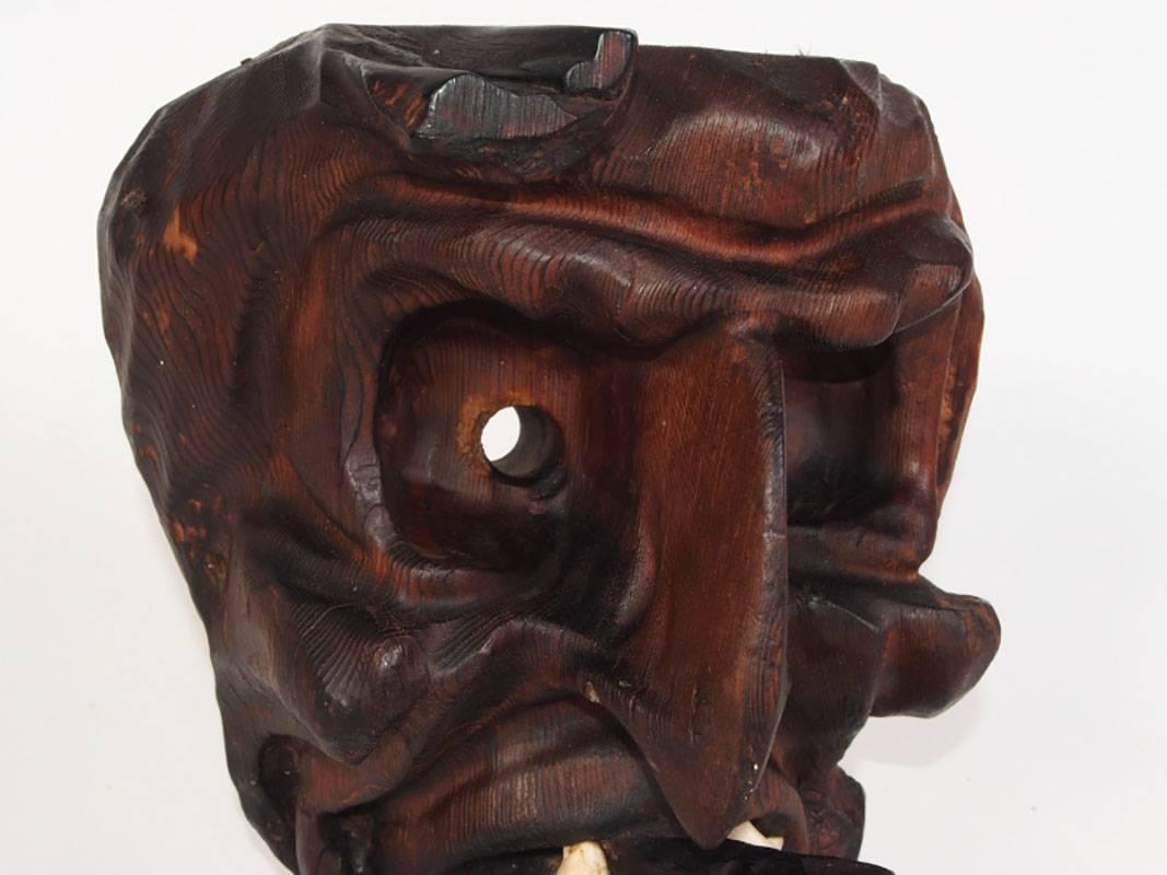 Tribal Masque en bois sculpté de style brutaliste Willi Huggler en vente