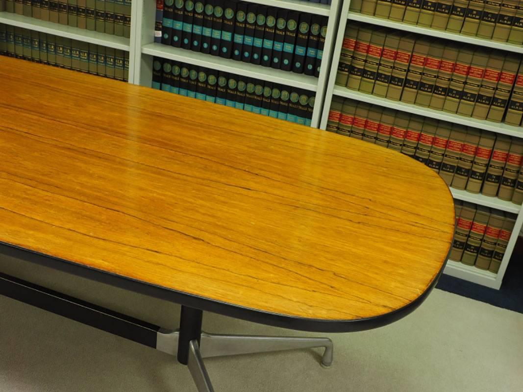 Mid-Century Modern Charles Eames for Herman Miller Aluminium Group Oval Conference Table