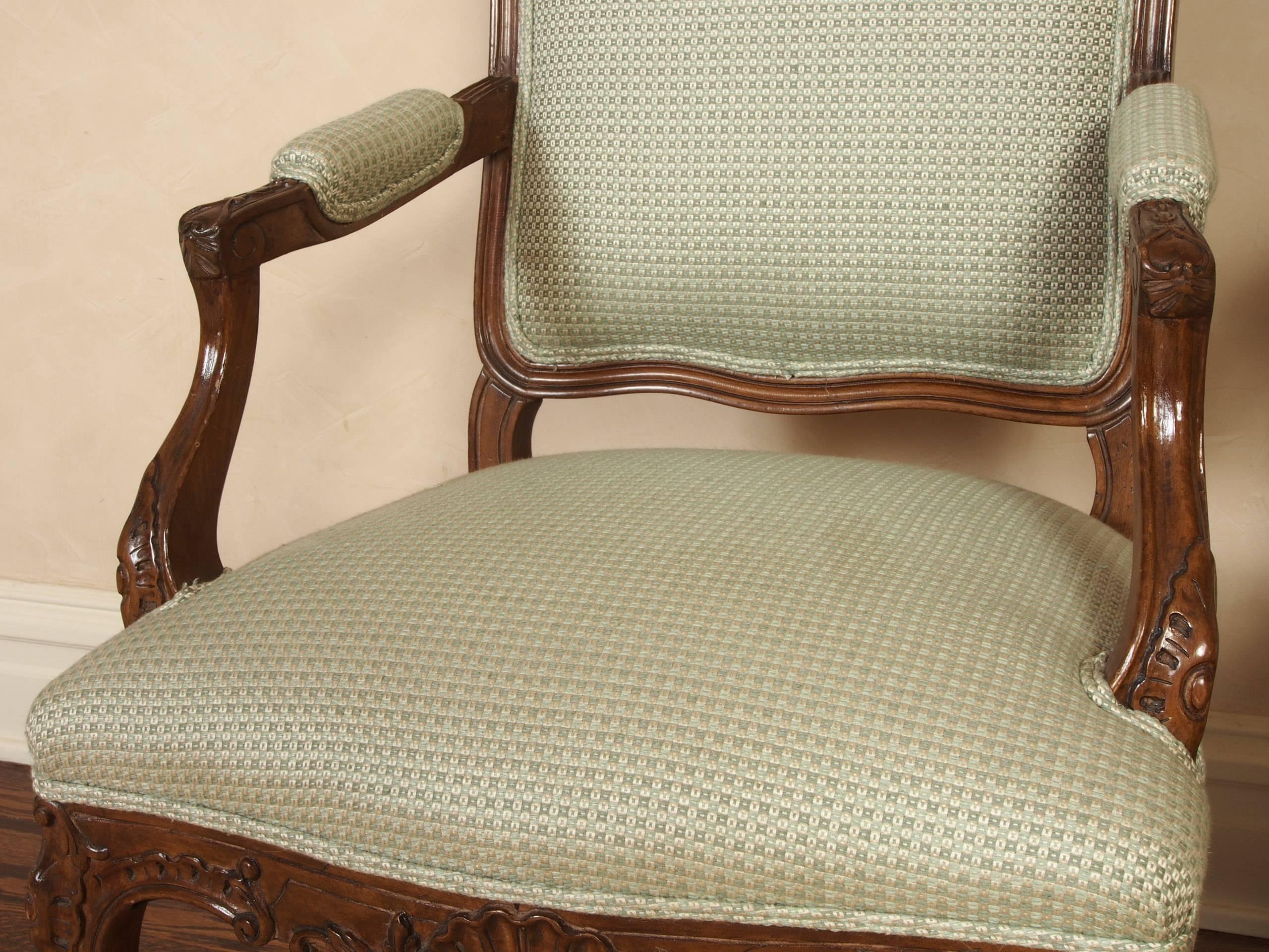 Pair of Fine Quality Fauteuils 3