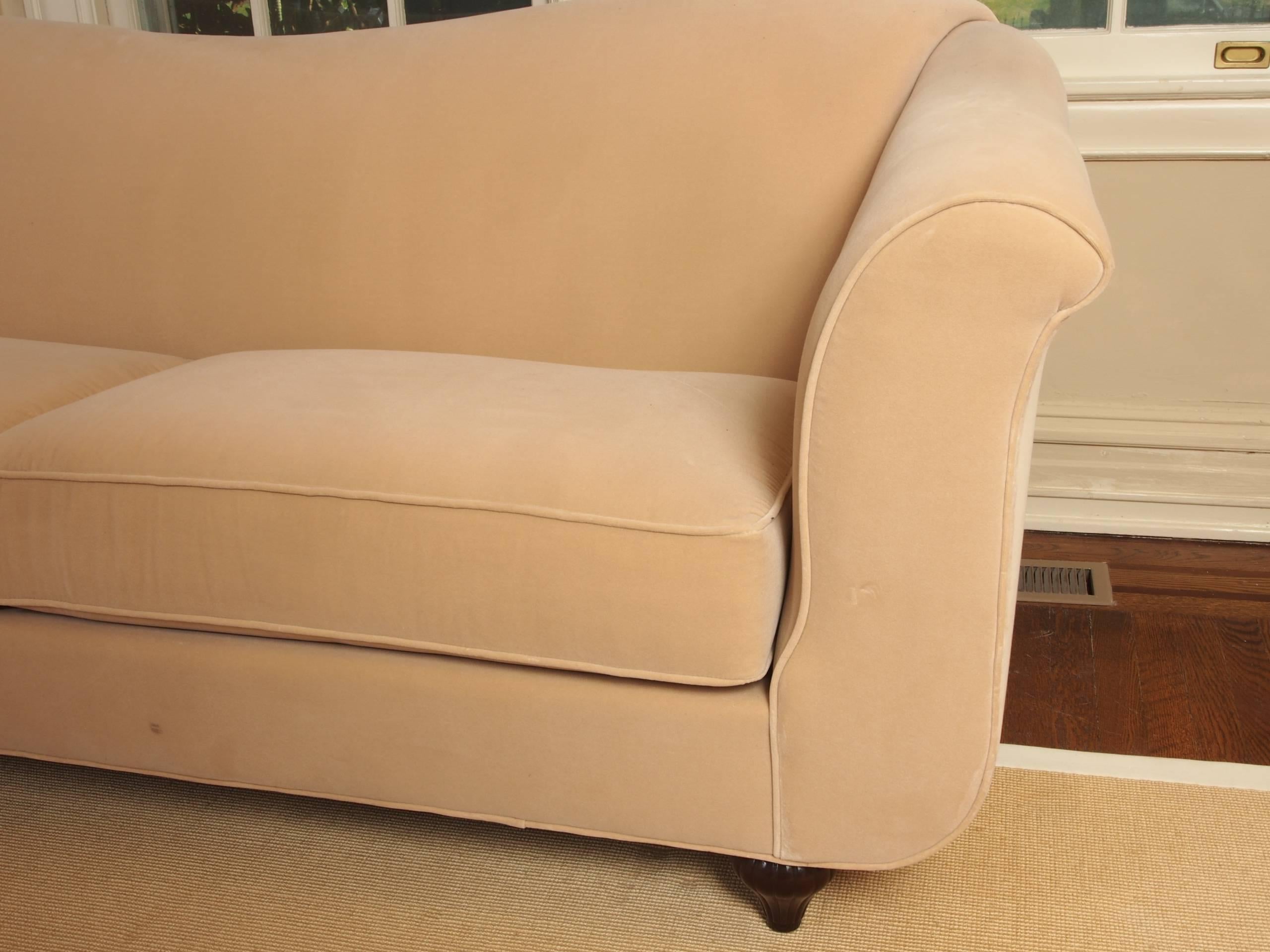 Kravet Fine Quality Two Cushion Sofa In Good Condition In Bridgeport, CT