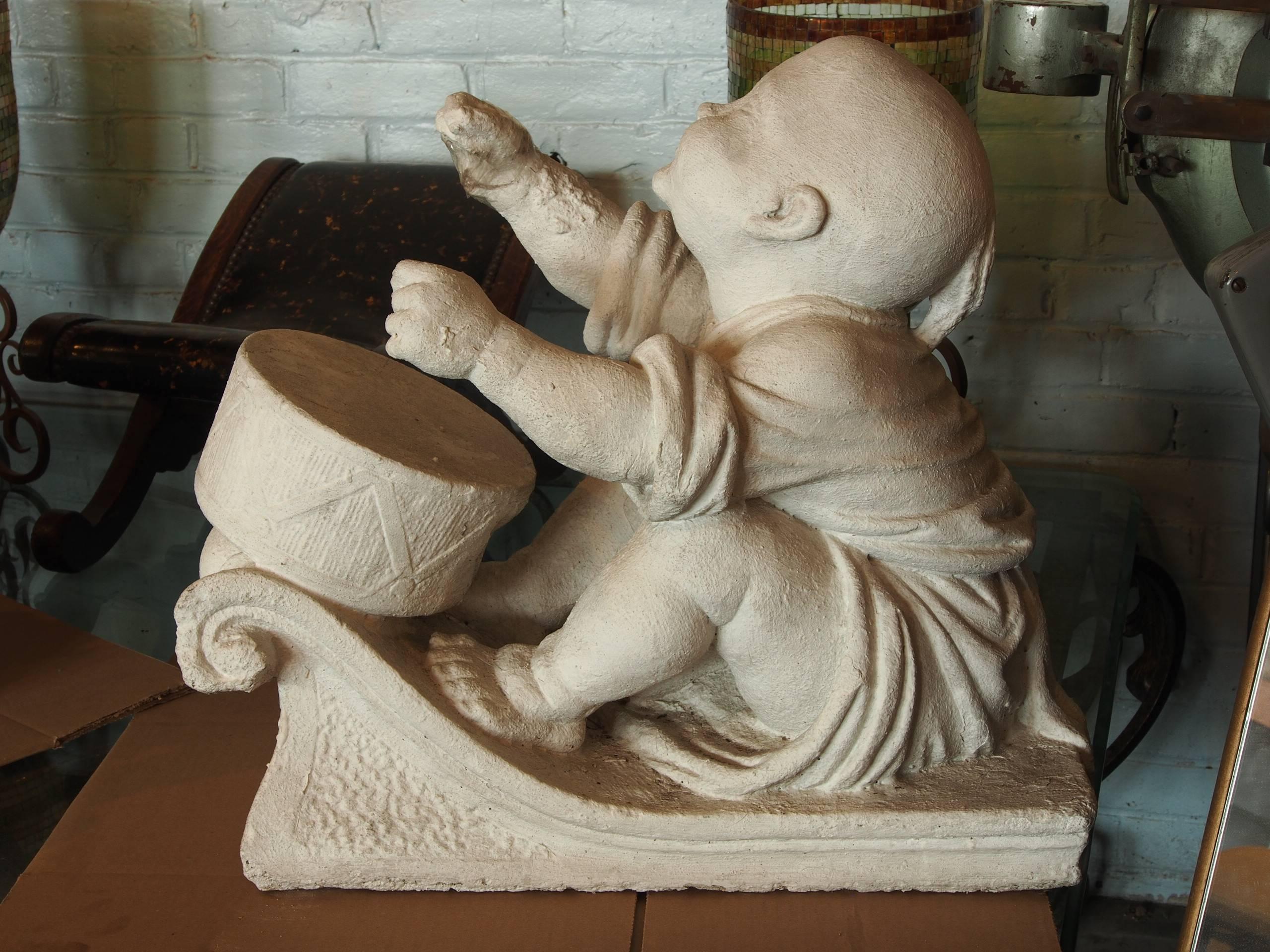 Pareja de grandes figuras chinas de piedra fundida siglo XX en venta