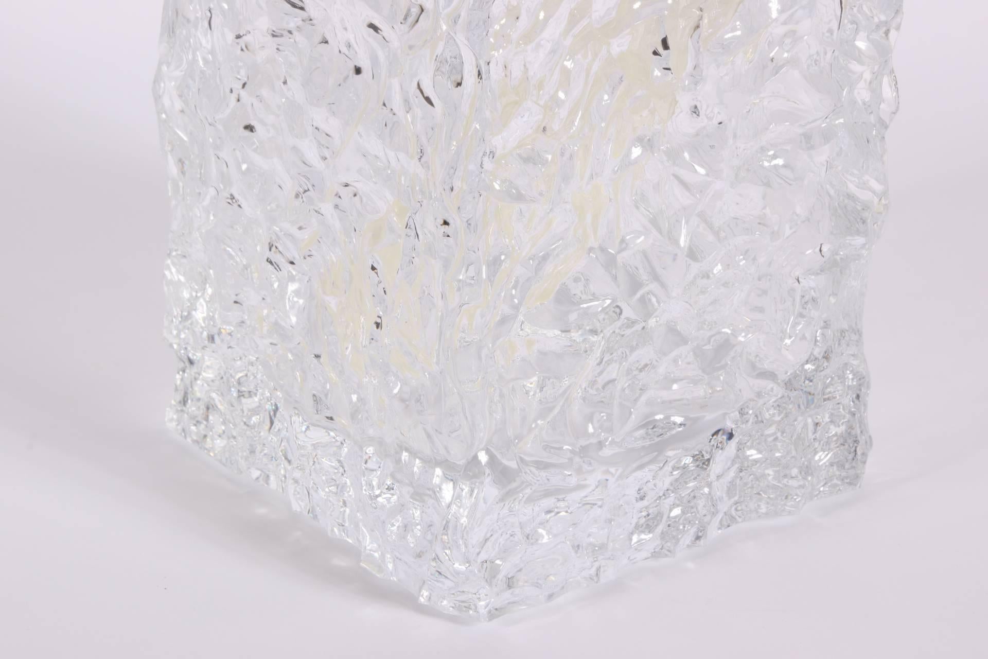 Modern Lucite Ice Bucket in Block of Ice Form In condizioni buone in vendita a Bridgeport, CT