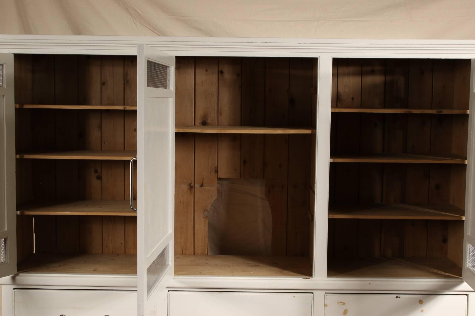 Large White Painted Cabinet In Good Condition In Bridgeport, CT