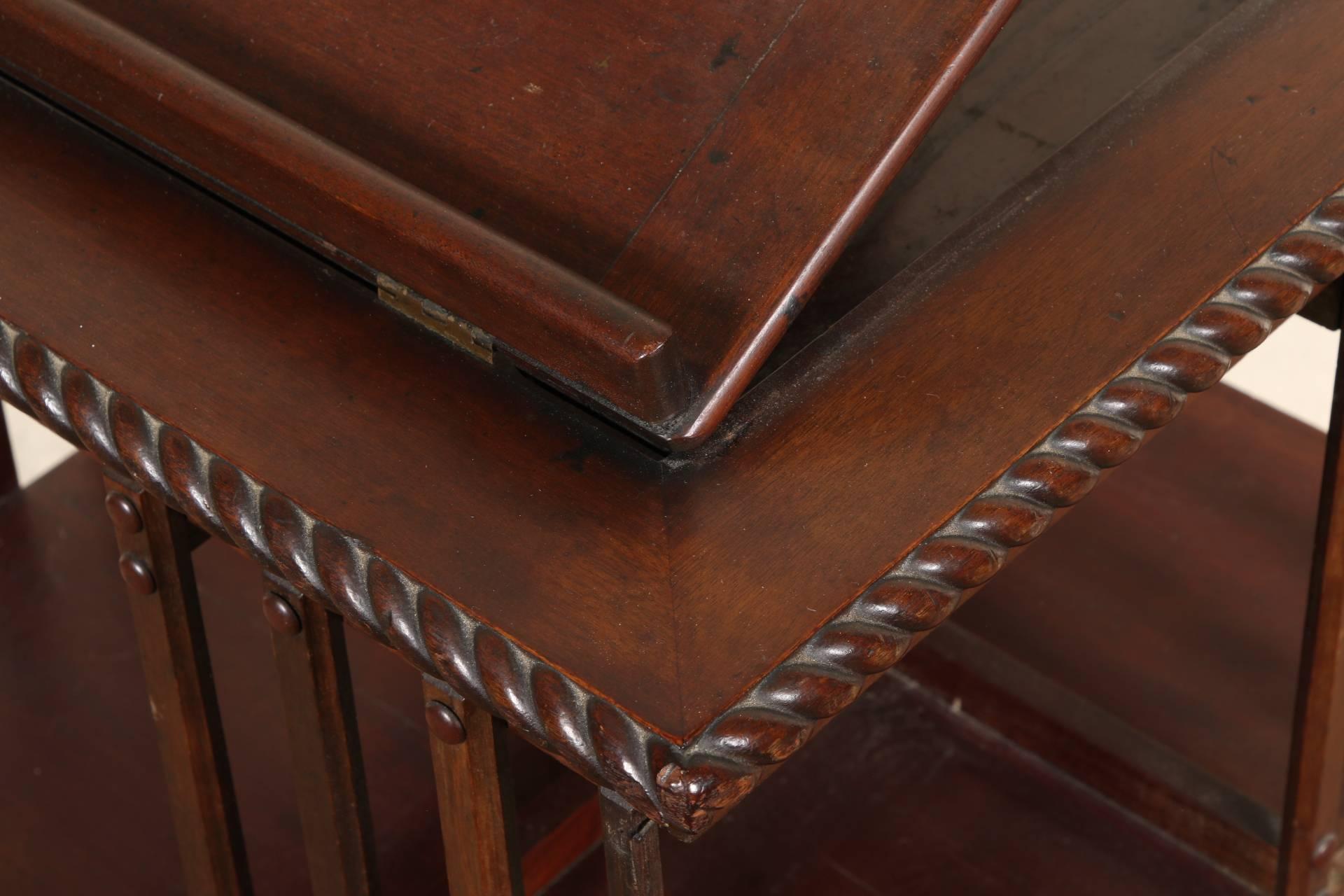 Mahogany Rotating Bookcase with Lectern Top In Good Condition In Bridgeport, CT