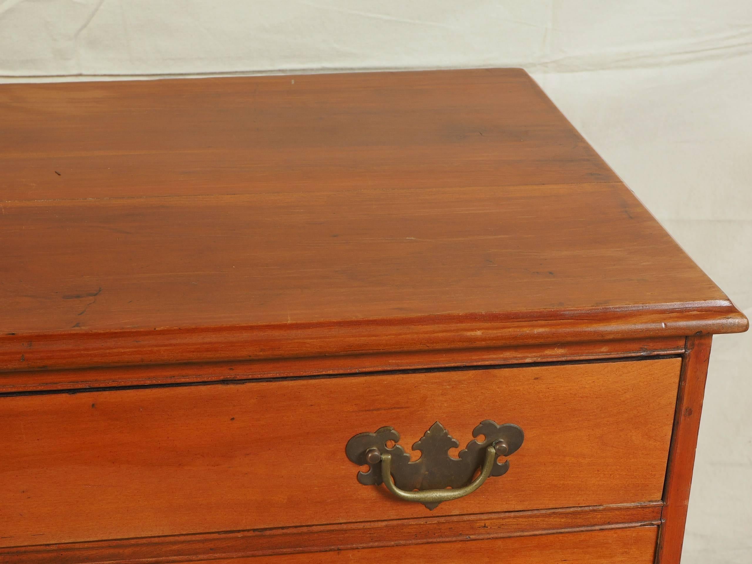 Chippendale Chest, circa 1800 In Good Condition In Bridgeport, CT