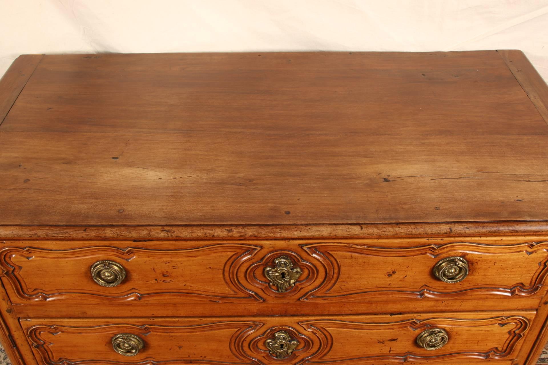18th Century Country French Commode In Good Condition For Sale In Bridgeport, CT