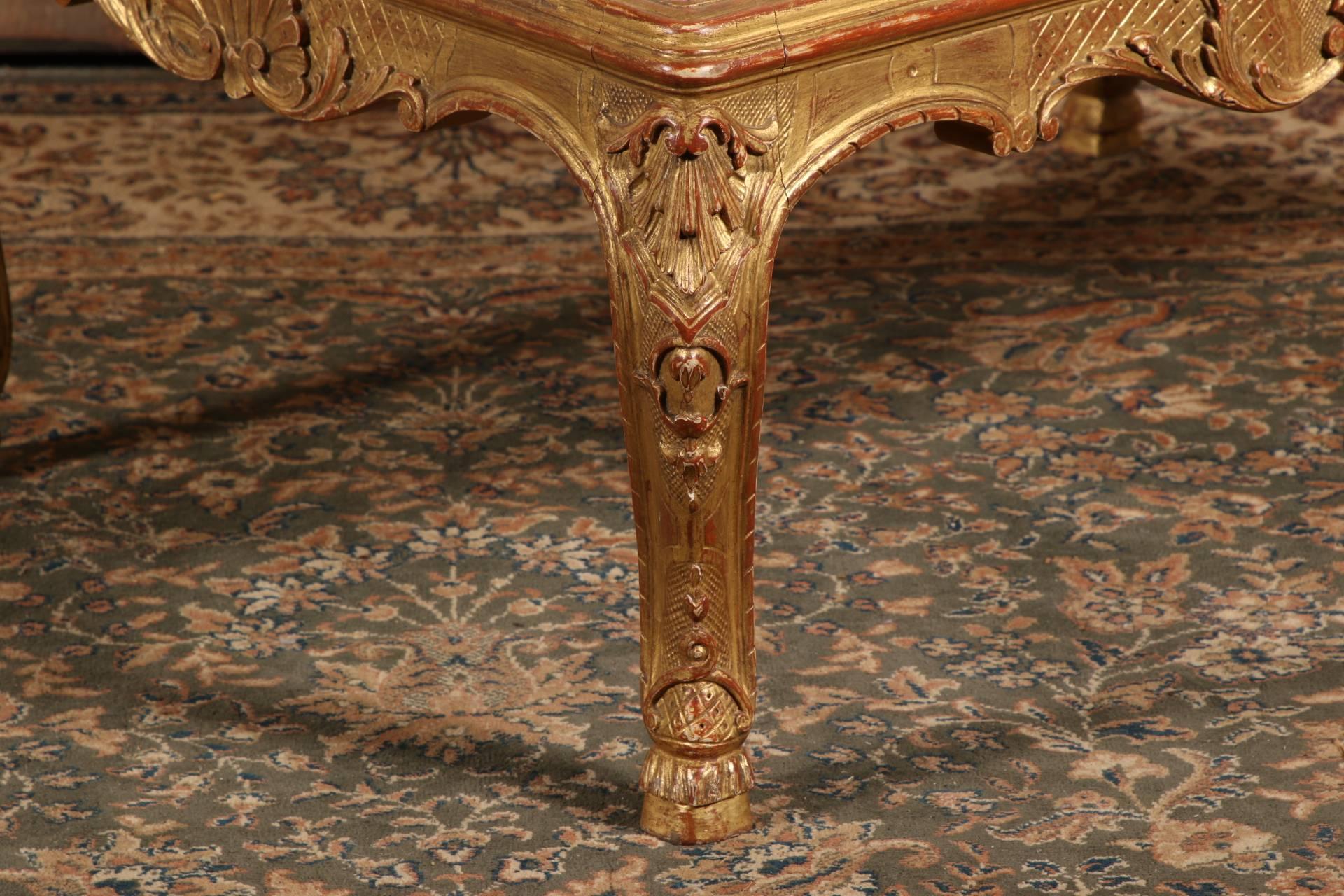 English Rococo Style Carved Bench In Good Condition In Bridgeport, CT