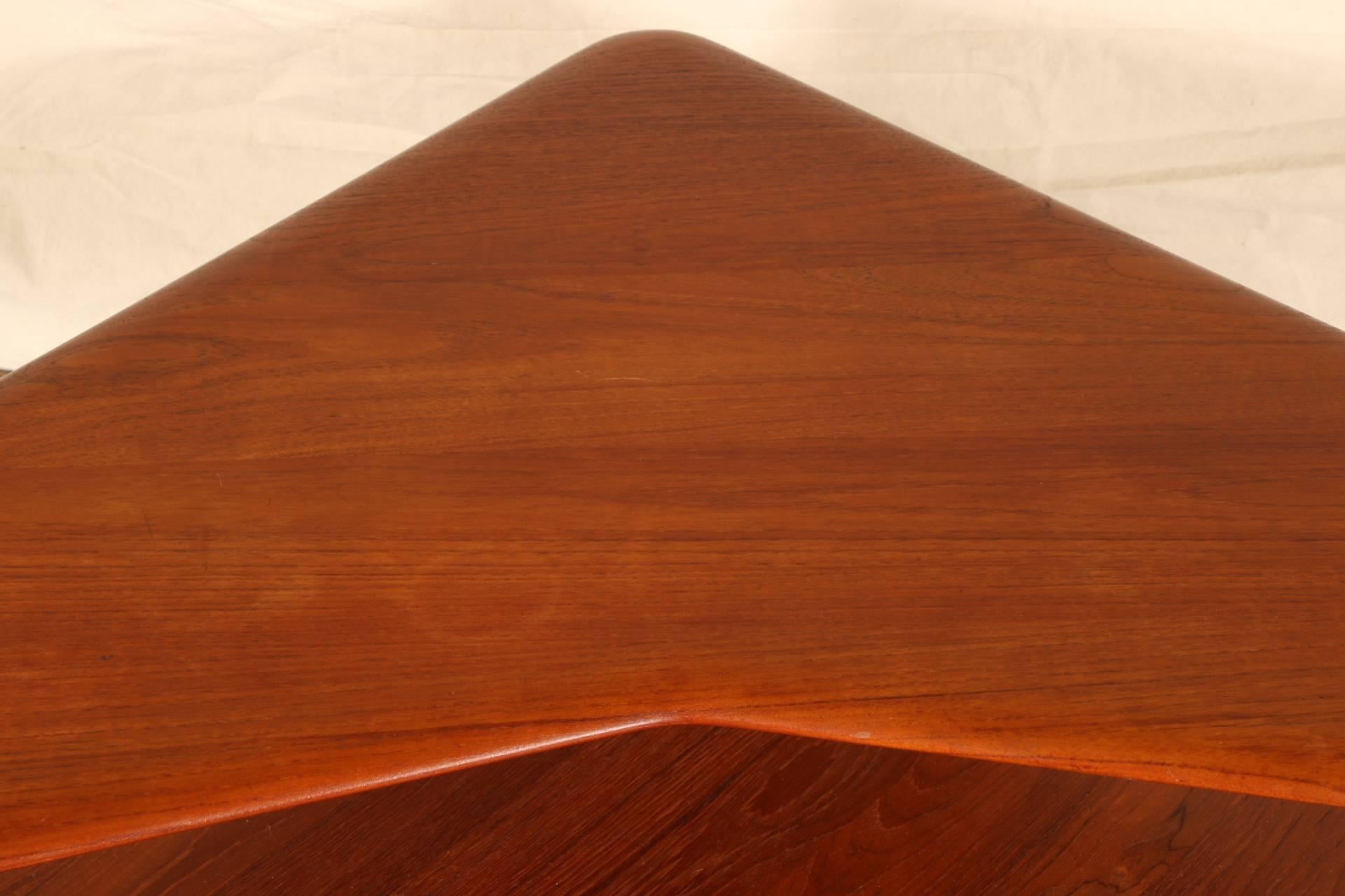 teak corner table