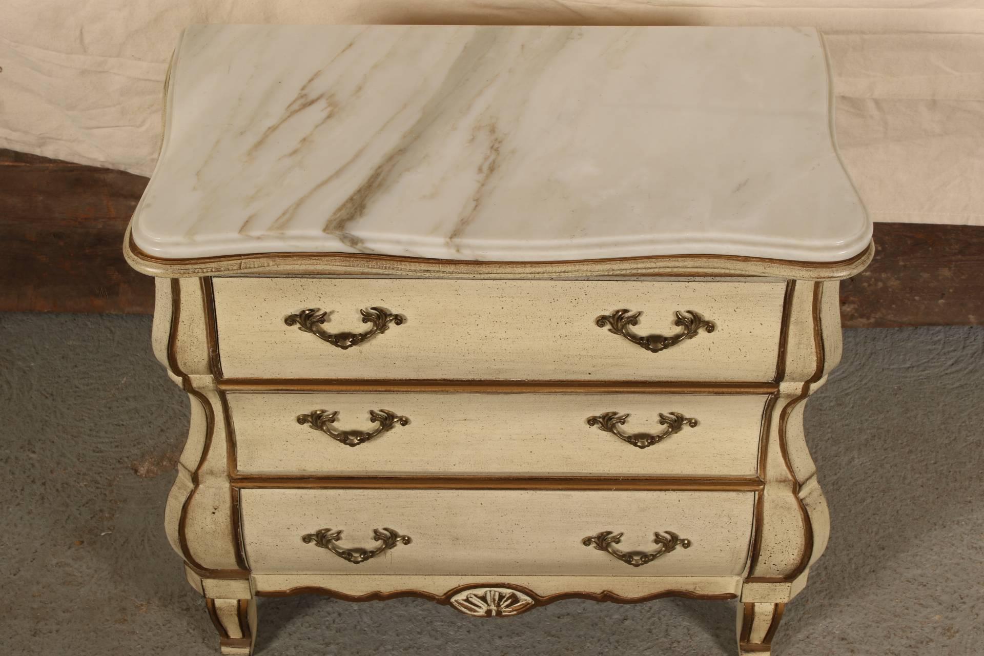 Dimunitive Pair of Marble Topped Bombe Commode End Tables In Good Condition In Bridgeport, CT