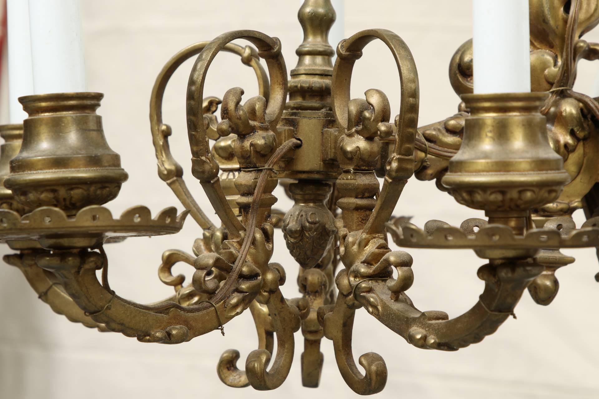 Antike Bronze-Leuchte aus der Zeit (19. Jahrhundert) im Angebot