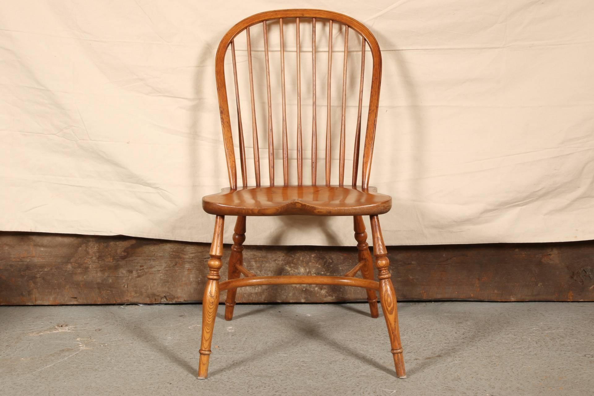 20th Century Set of Eight Windsor Side Chairs