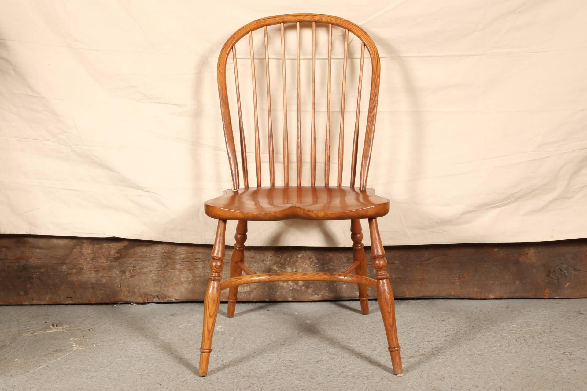 Set of Eight Windsor Side Chairs In Good Condition In Bridgeport, CT