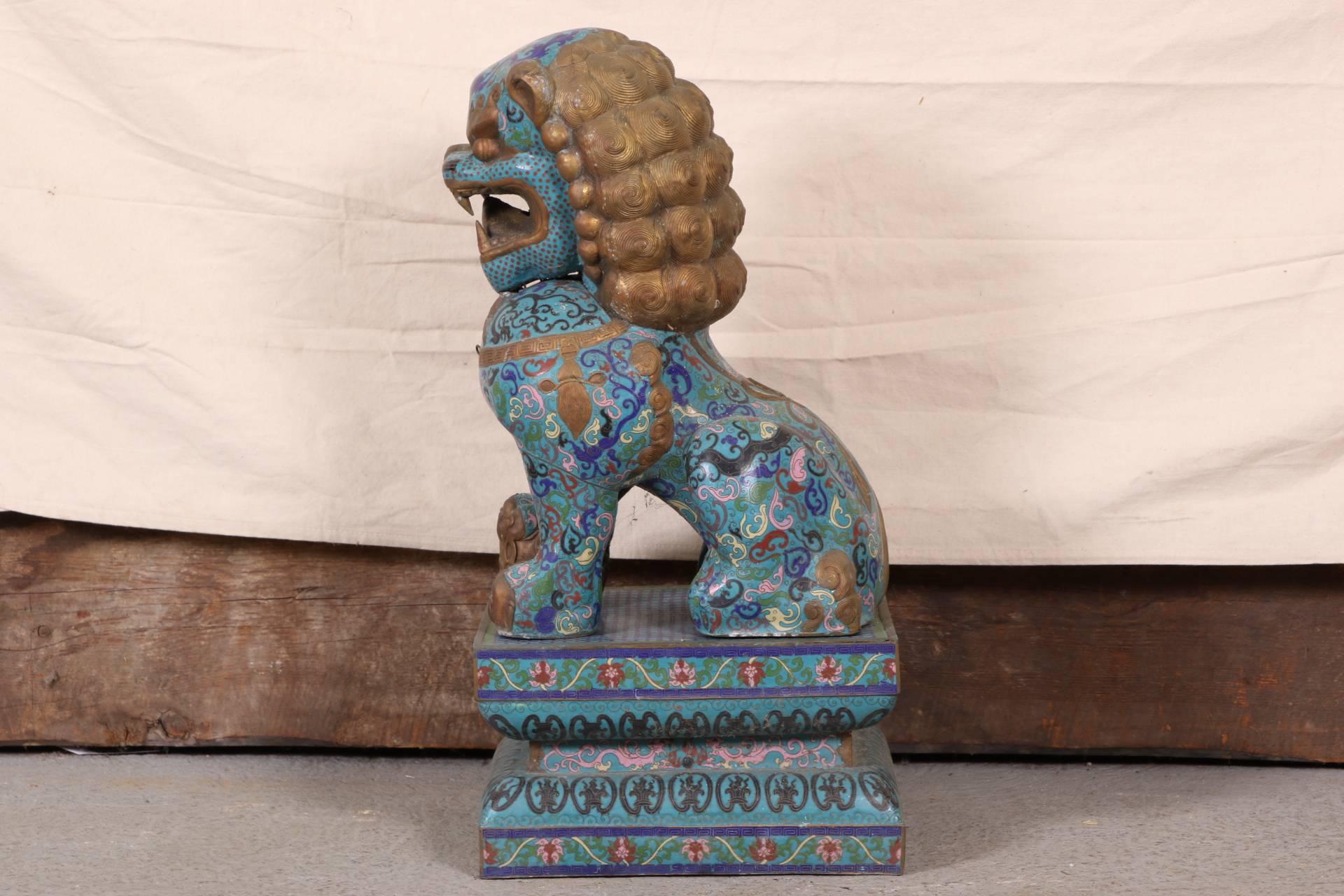 Cloisonne Foo Dog Figure on Stand In Good Condition In Bridgeport, CT