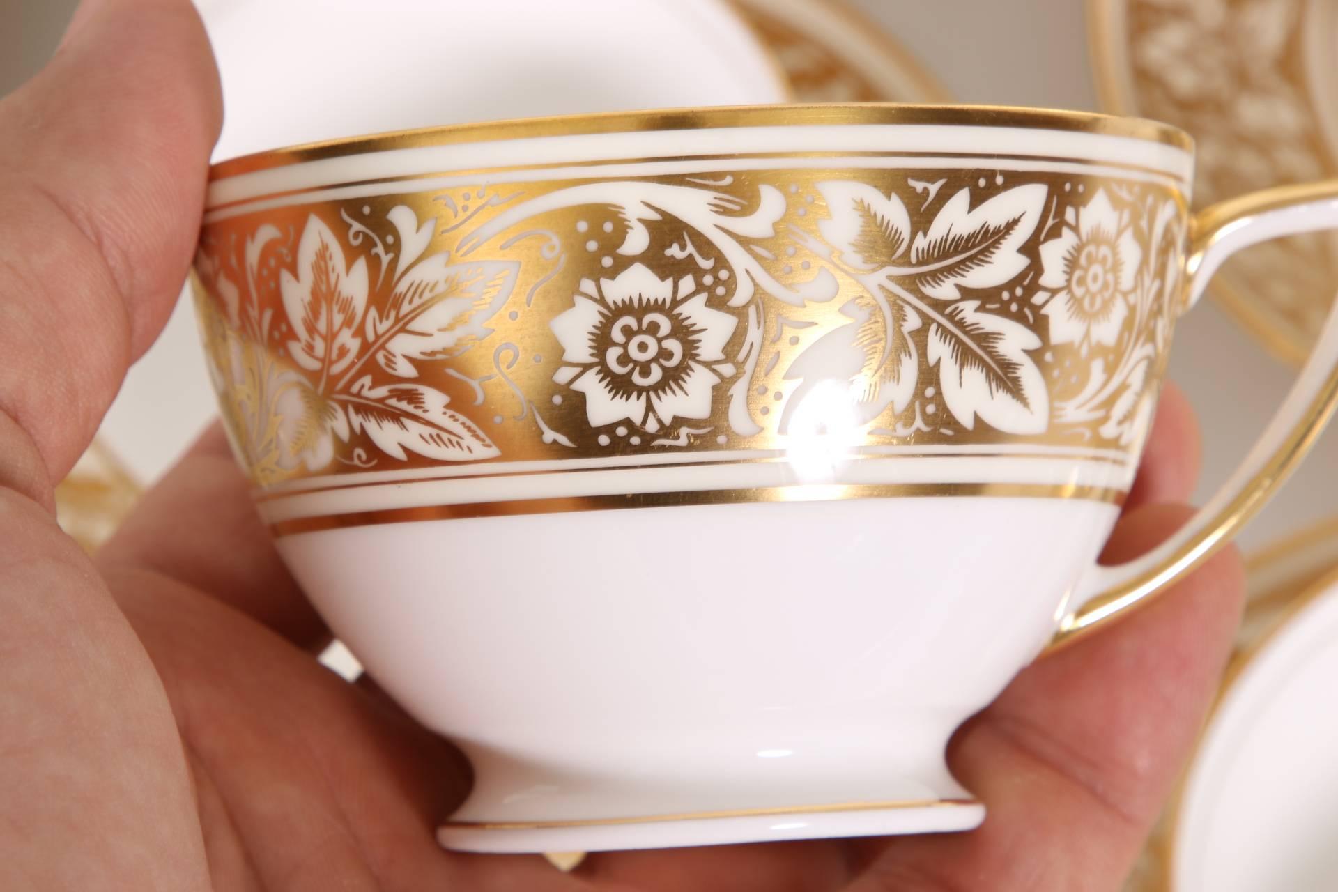 12 five piece place settings plus demi tasse saucers:
10.38 inch dinner plates
7.75 inch salad plates
6.25 inch bread and butter plates
5.25 inch wide tea cups
5.5 inch saucers
5 inch demi tasse saucers.