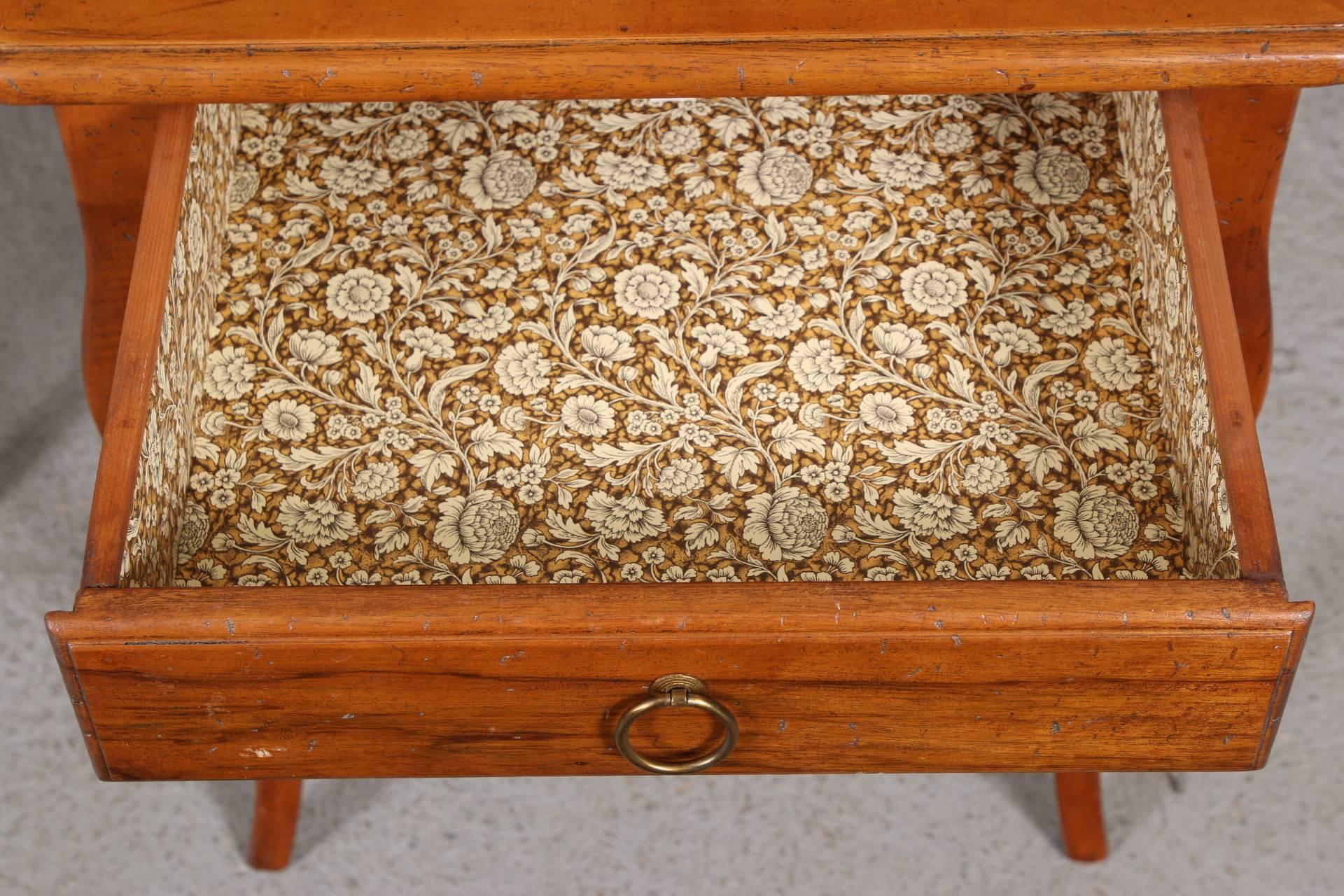 20th Century Pair of Italian Leather Top Side Tables