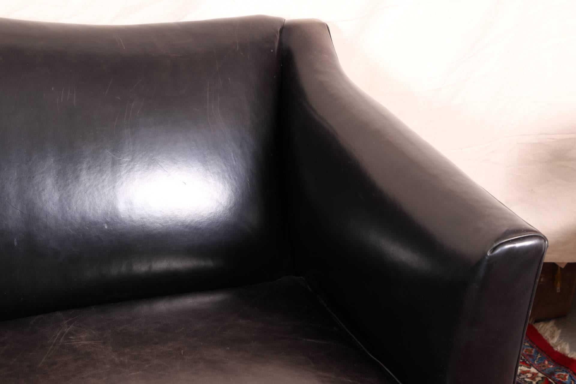 Camel Back Black Leather Sofa In Good Condition In Bridgeport, CT