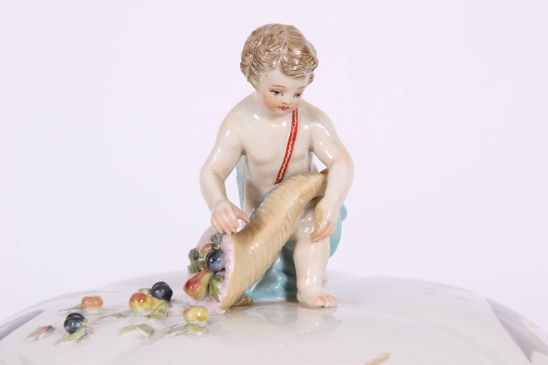Vintage Meissen Lidded Tureen with Putto Figure In Good Condition For Sale In Bridgeport, CT