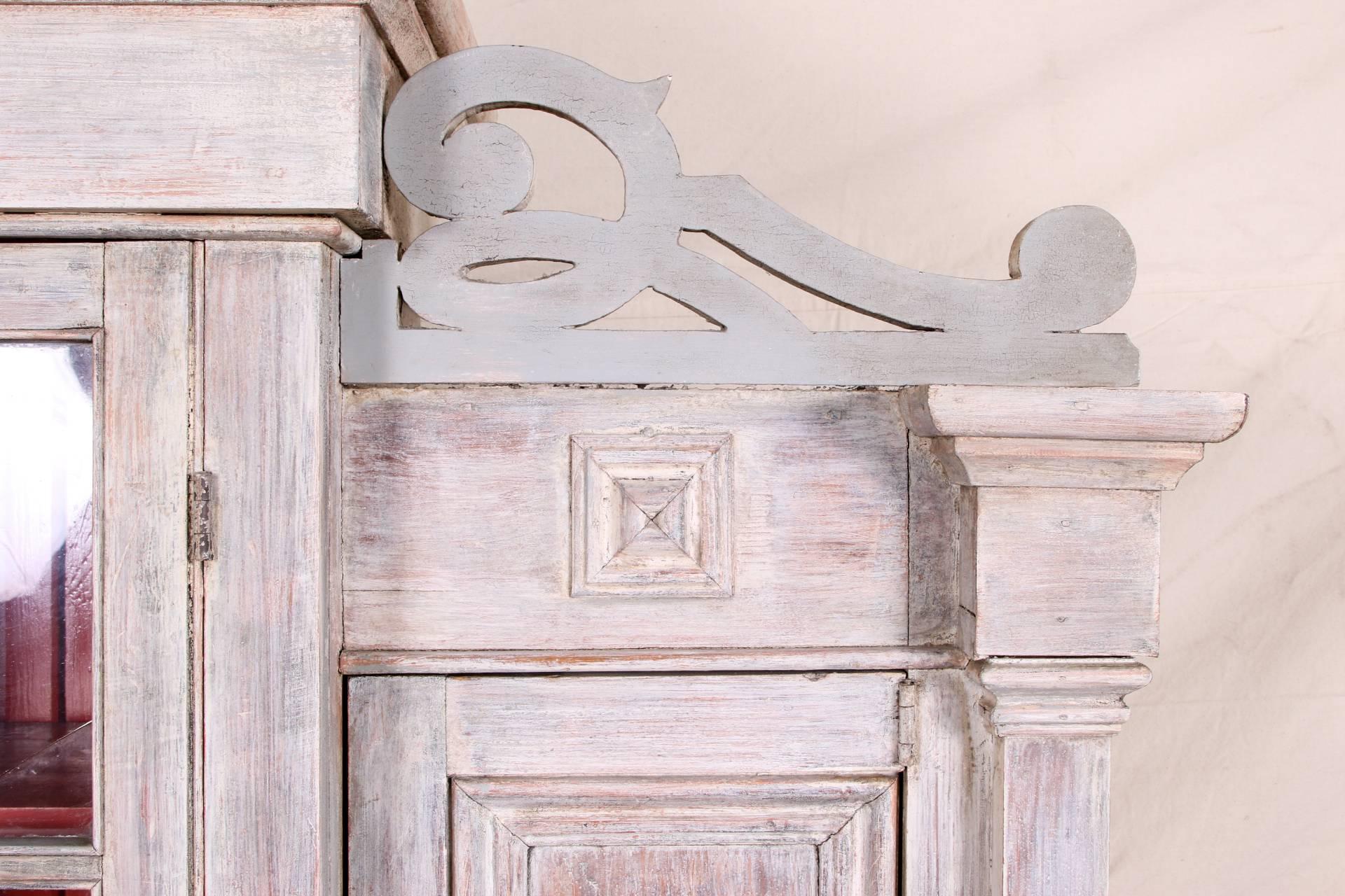 Dipinto Swedish Style Paint Decorated Cabinet in vendita