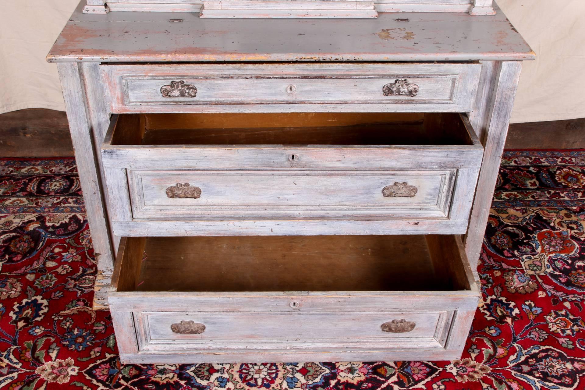Swedish Style Paint Decorated Cabinet in vendita 1