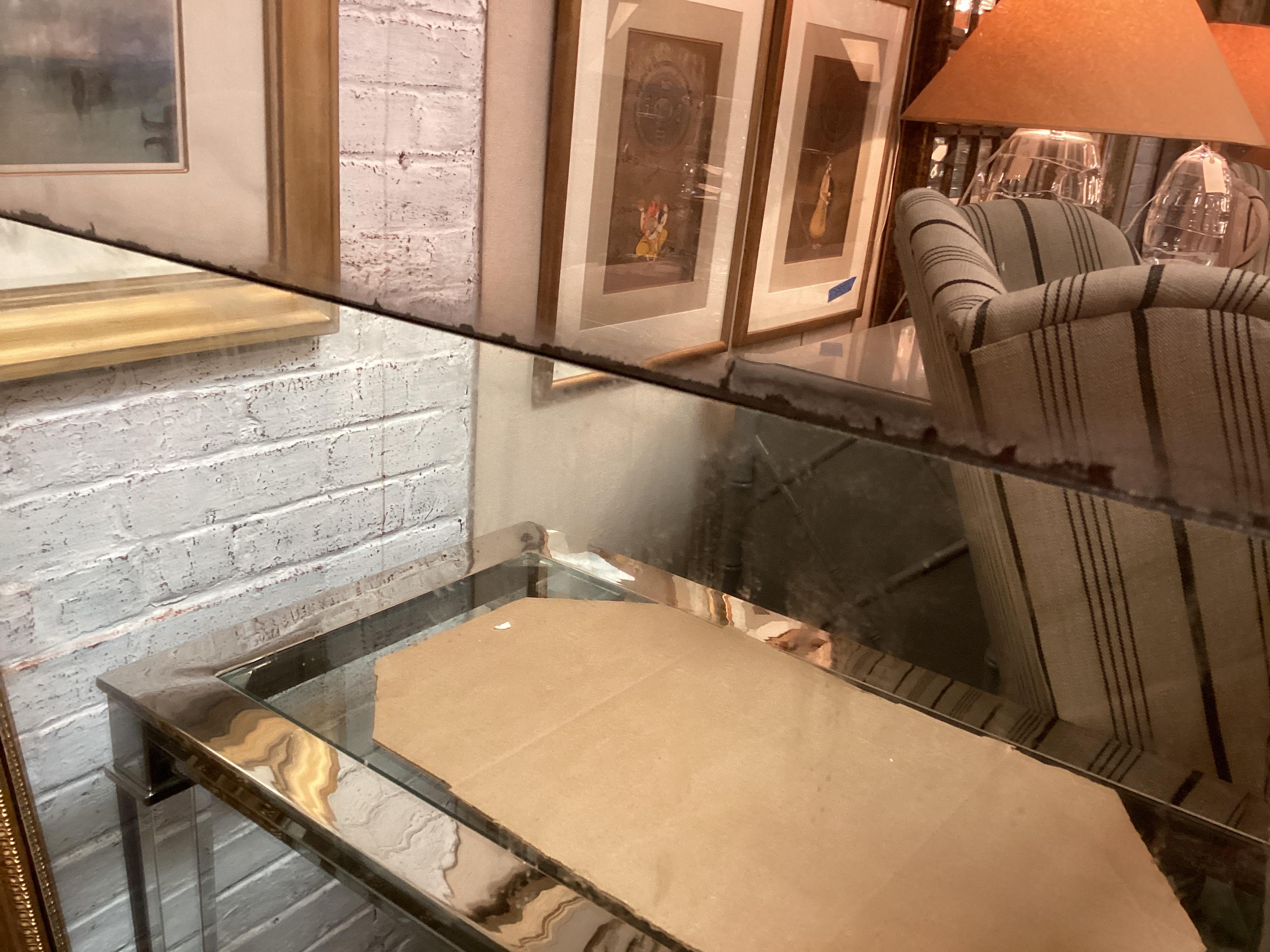 Grand miroir néoclassique du 19ème siècle sculpté et doré en vente 7