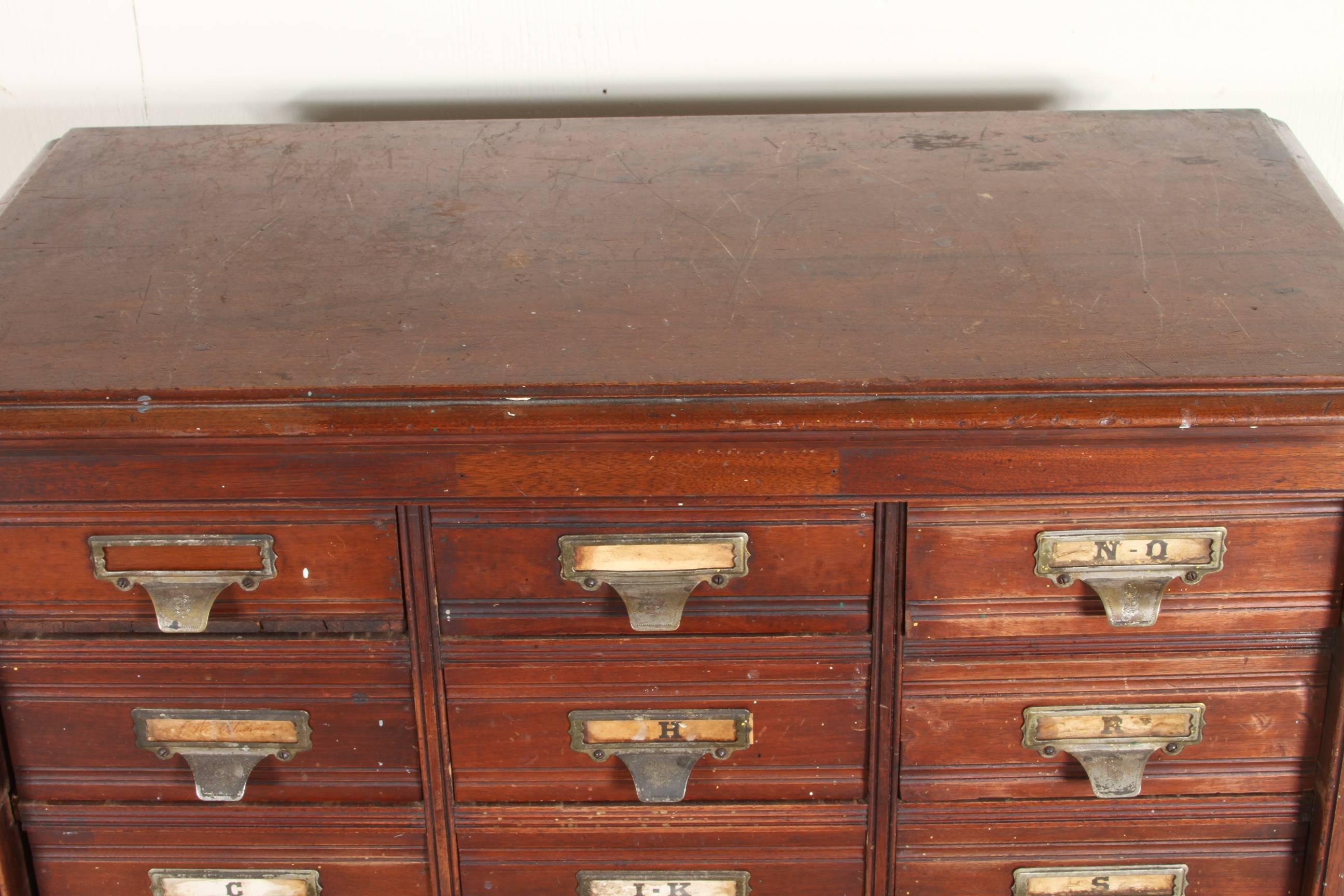 Antique American Apothecary Type Card File Cabinet In Good Condition In Bridgeport, CT