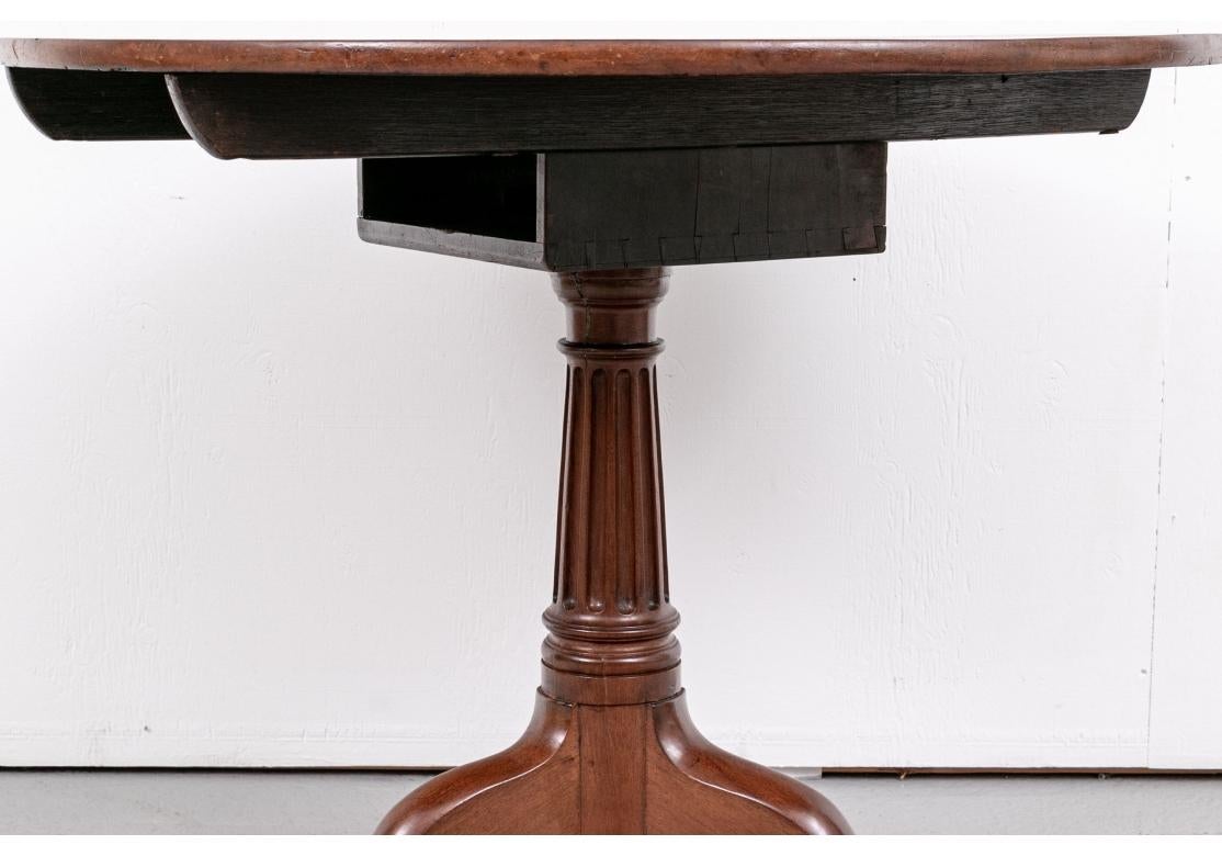 Fine American PA Mahogany Round Table, 1780 In Distressed Condition For Sale In Bridgeport, CT