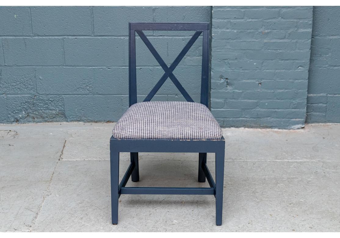 Satz von 6 blauen Emaille Farbe dekoriert Esszimmerstühle im Zustand „Starke Gebrauchsspuren“ im Angebot in Bridgeport, CT