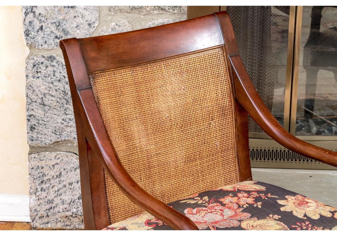 Paire de fauteuils à dossier canné en acajou Baker de style Campaigner État moyen - En vente à Bridgeport, CT