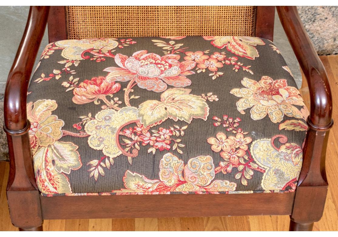 Paire de fauteuils à dossier canné en acajou Baker de style Campaigner en vente 4