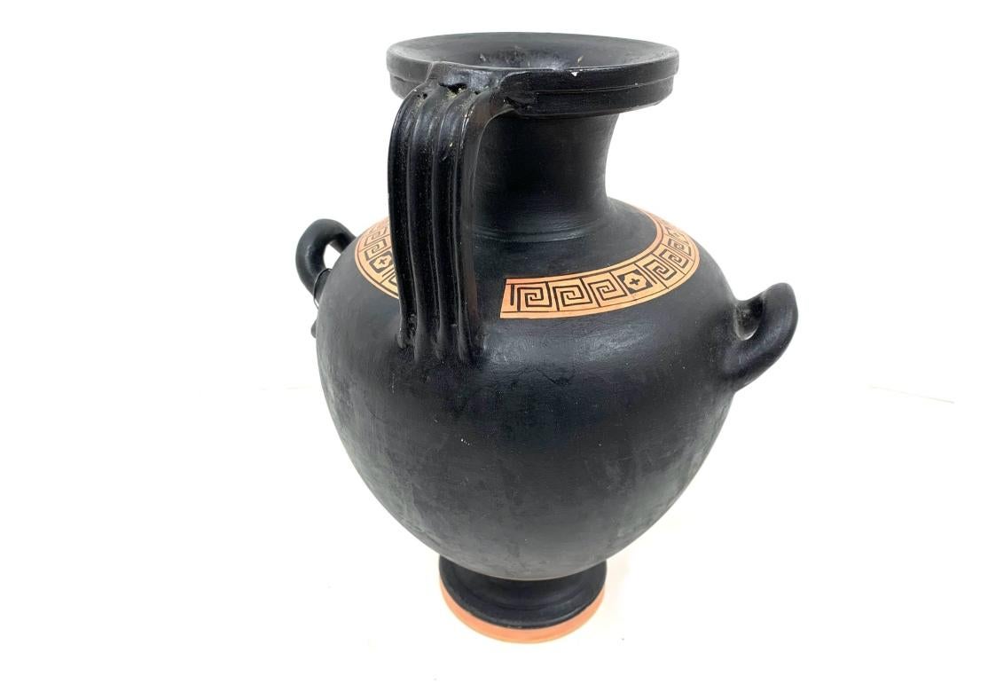 Neoclassico Grande brocca per acqua Hydria a figure rosse riprodotta dal museo greco in vendita
