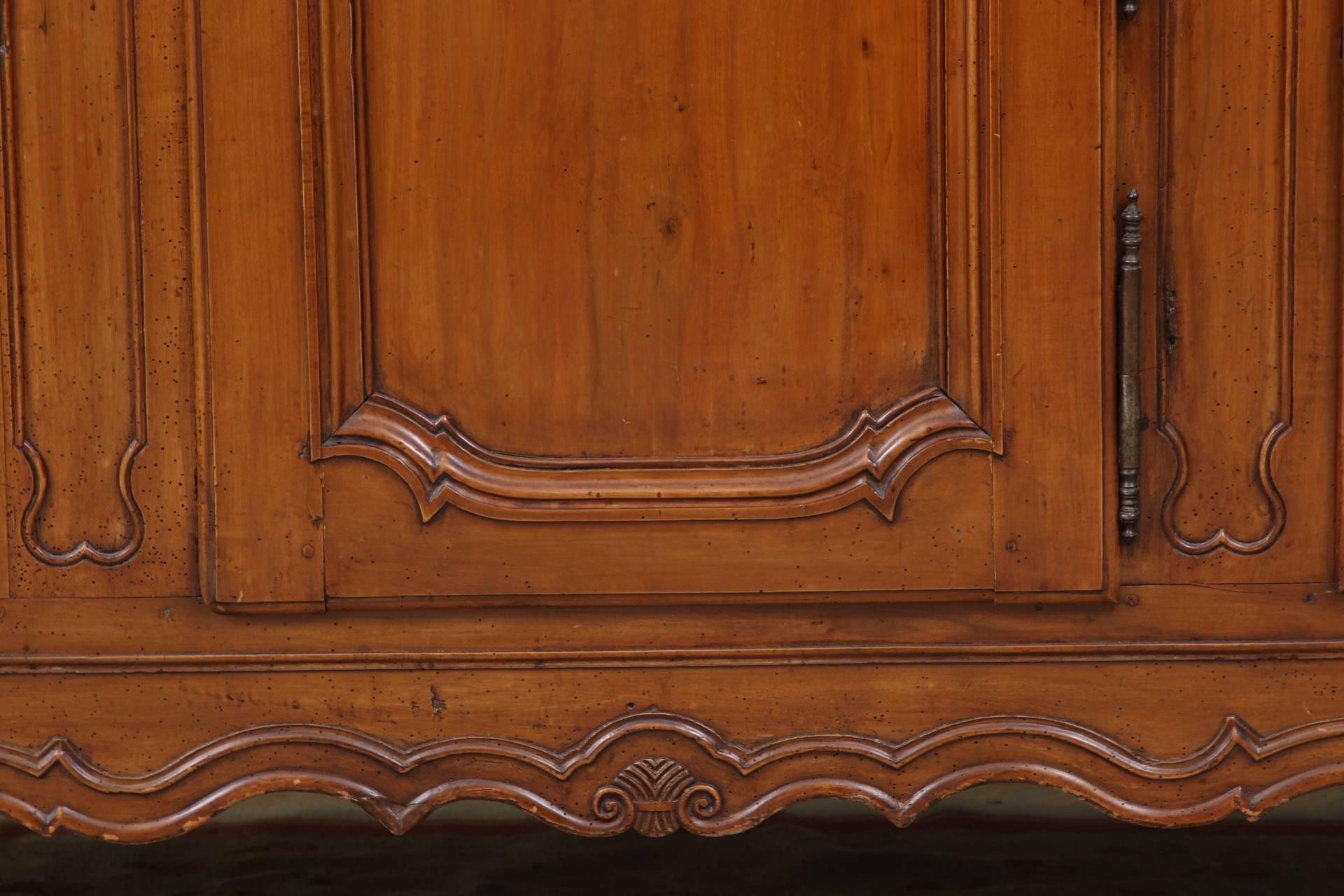 Louis XV Provincial Carved Walnut Sideboard in a Beautiful French Polish In Good Condition In Bridgeport, CT