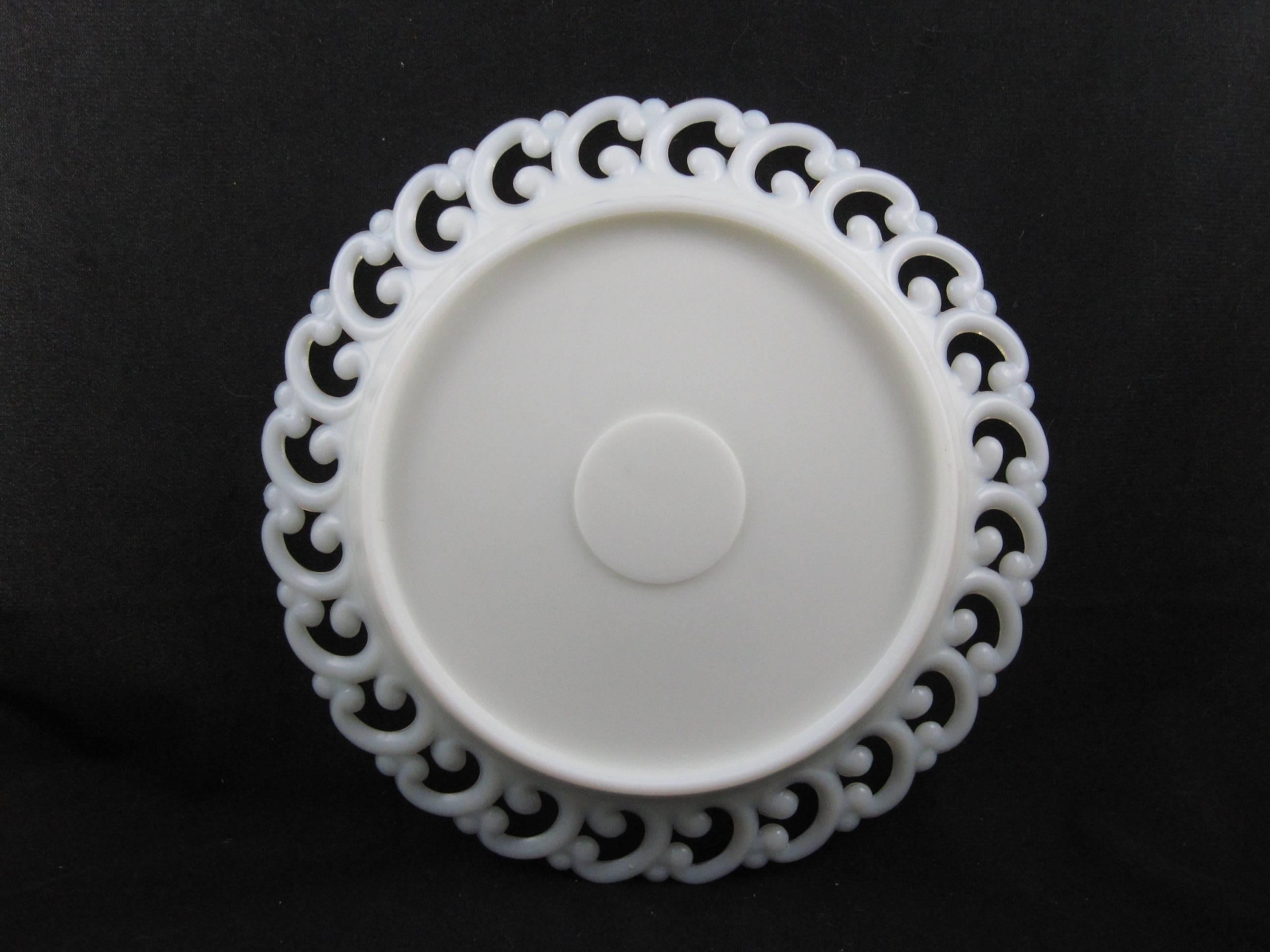 Late Victorian Lace Edged American Milk Glass Dinner Plates, Set of Eight