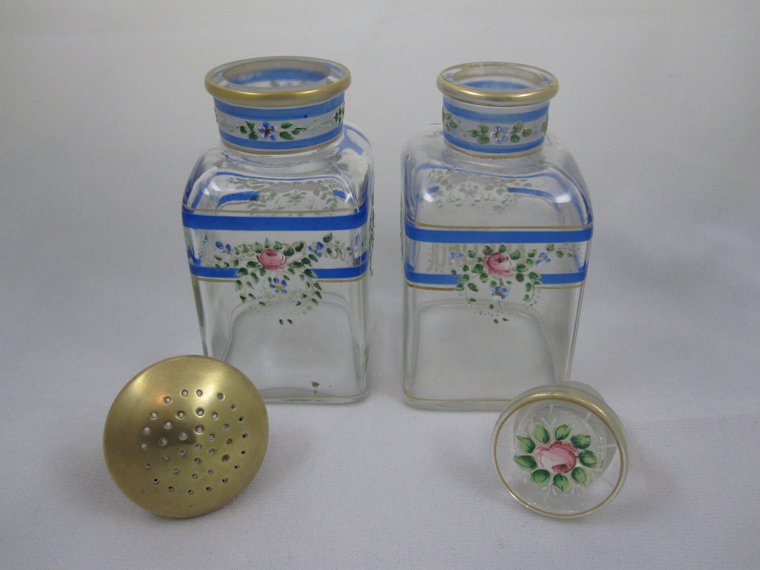 A.H. Heisey Hand-Enameled Floral Roses and Gilded Glass Vanity Bottles, a Pair In Excellent Condition In Philadelphia, PA