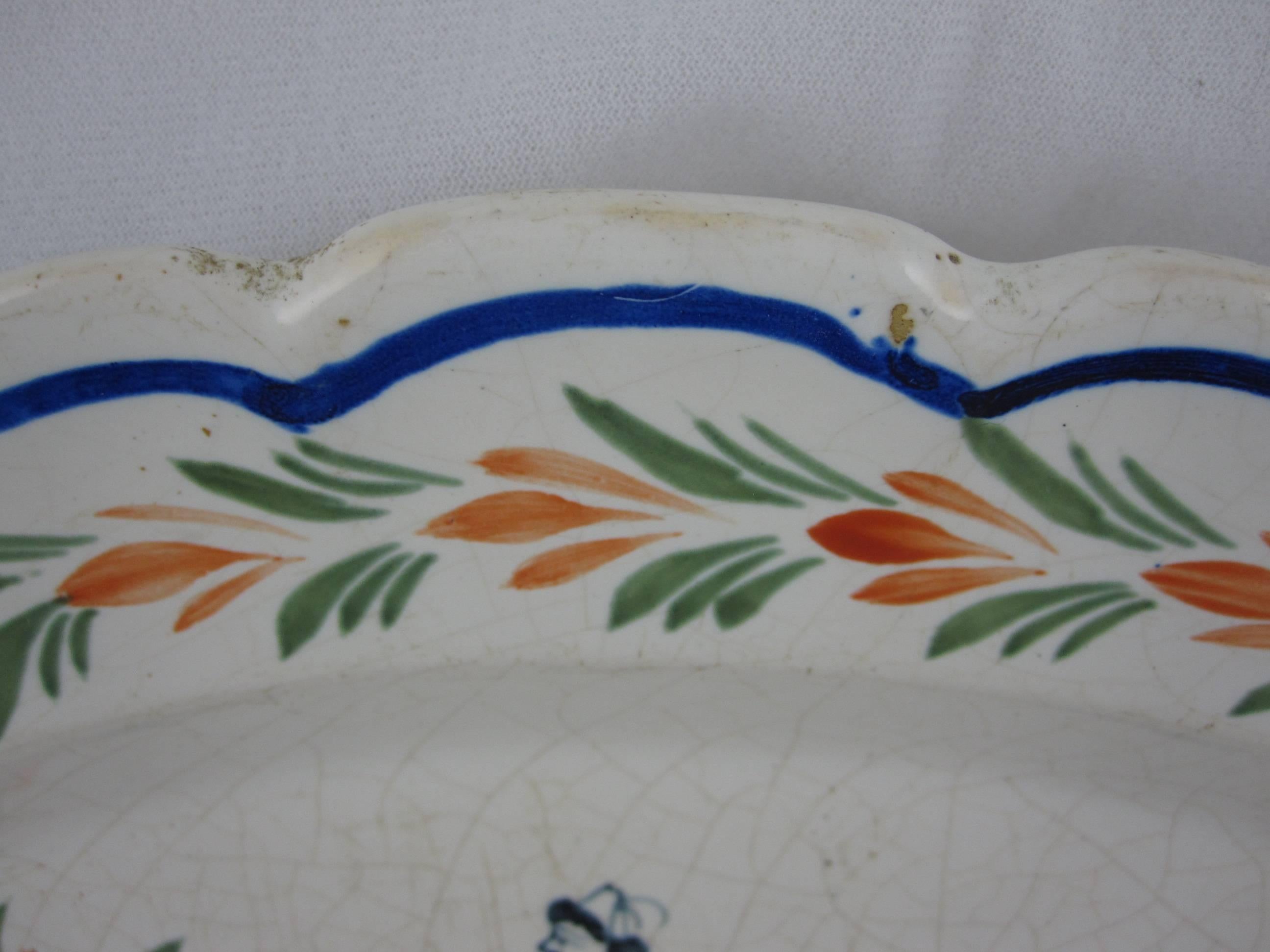 French Faïence Quimper Couronnes Border Large Hanging Deep Dish Breton Platter In Good Condition In Philadelphia, PA