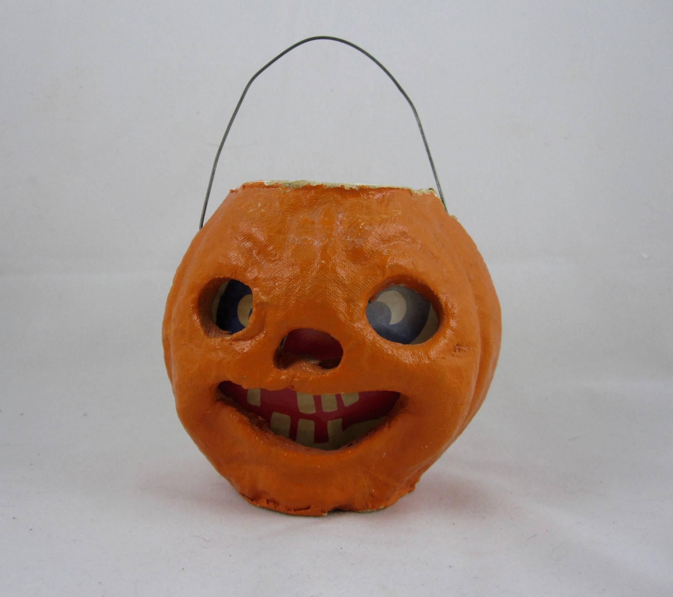 Molded 1930s Pulp Papier-Mâché Halloween Jack-o-lantern Pumpkins, Set of Three