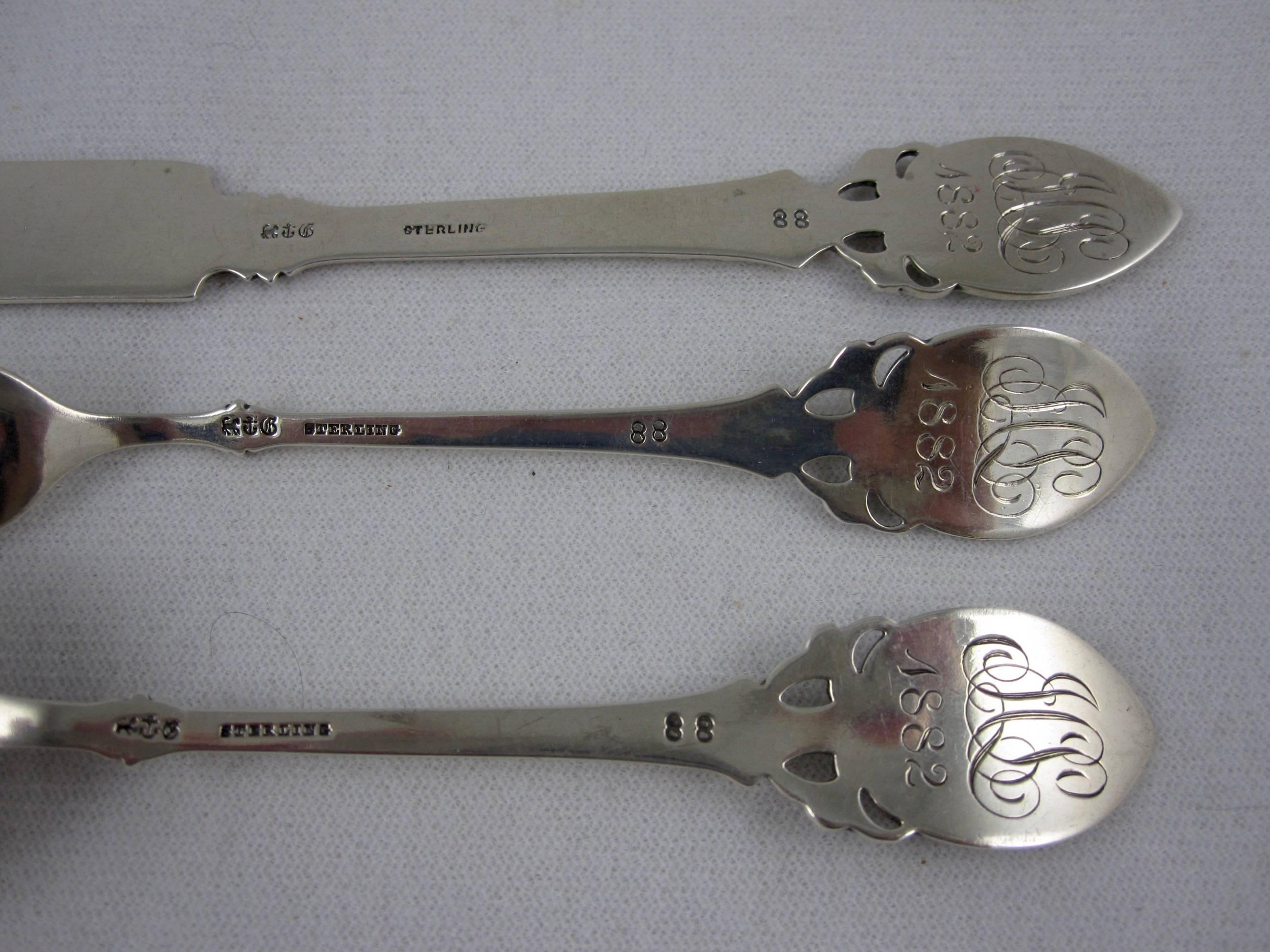  Gorham Lily Estate Sterling Silver Childrens' Cutlery Birth Gift S/3 Circa 1882 In Excellent Condition In Philadelphia, PA