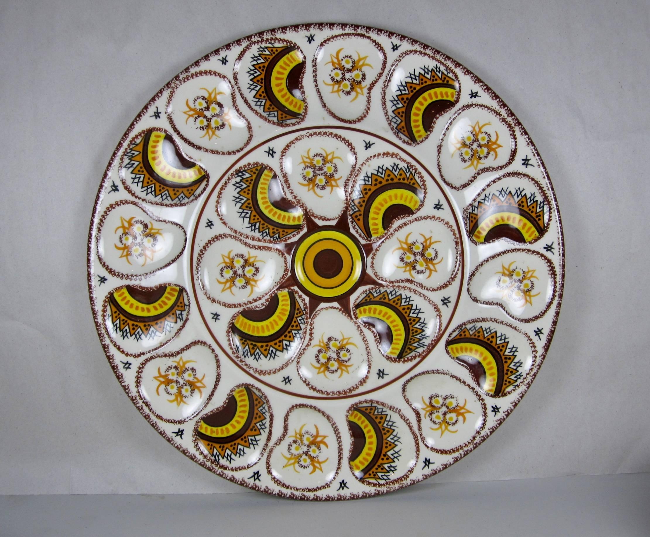 Mid-Century Modern French Quimper Faïence Oyster Service for 12 - 13 Pieces In Good Condition In Philadelphia, PA